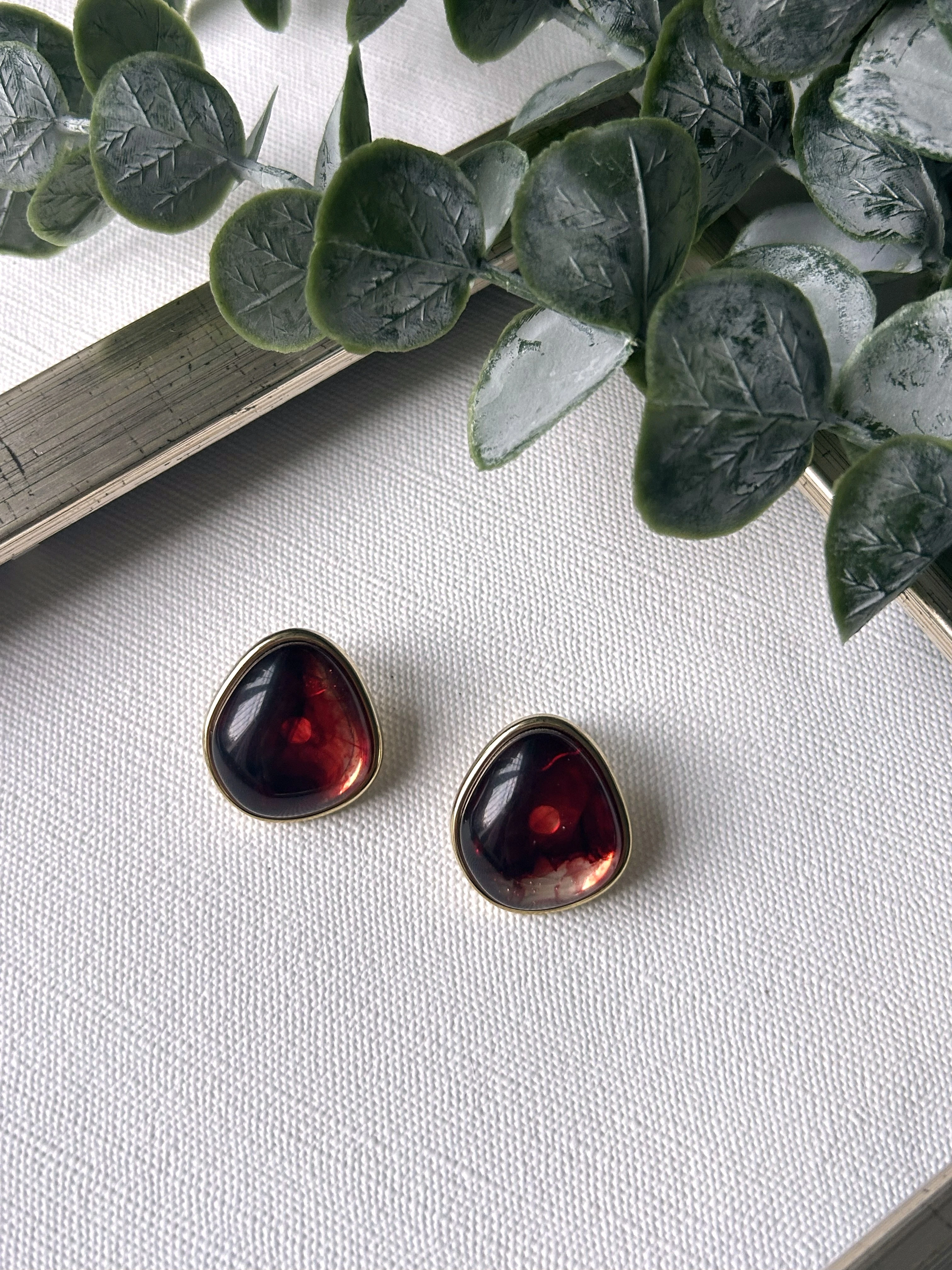 Bordo Duman Detaylı Küpe