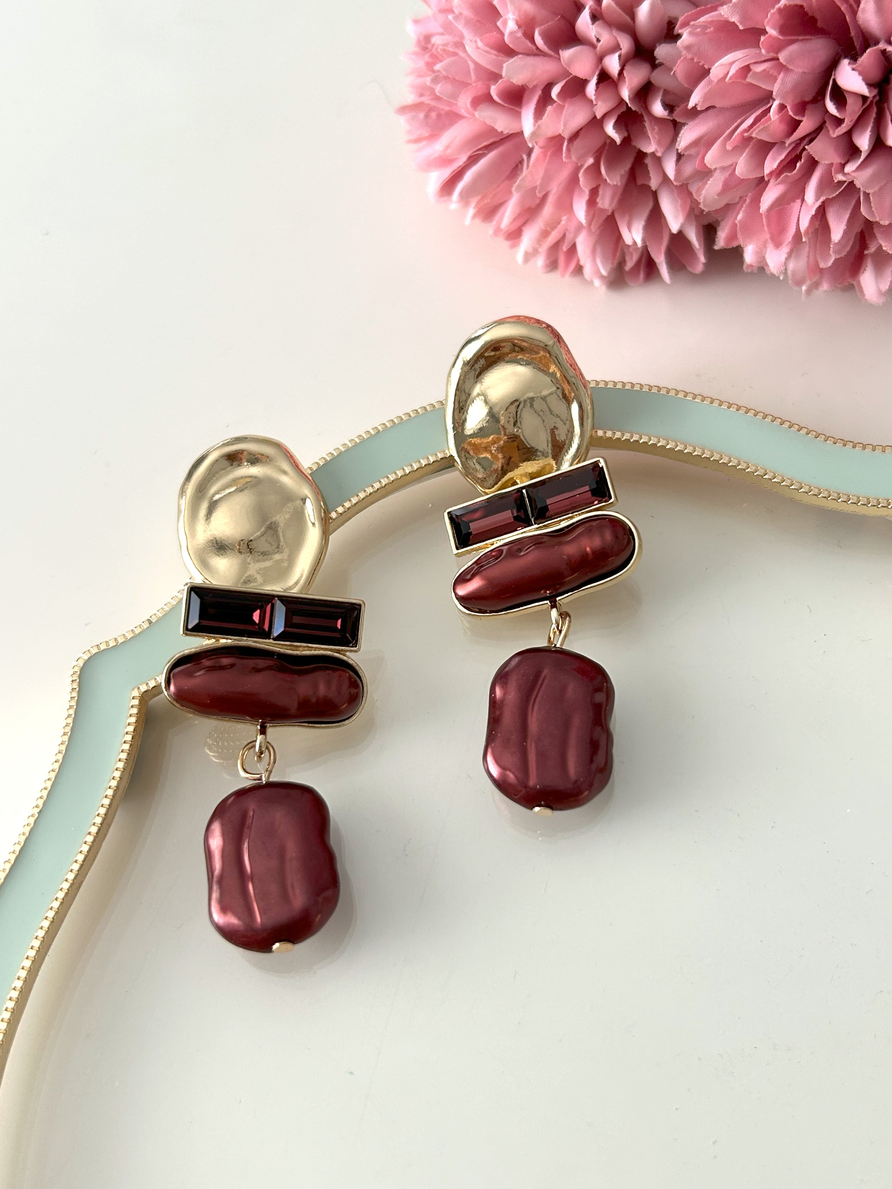 Gold Detaylı Bordo Sallantılı Küpe