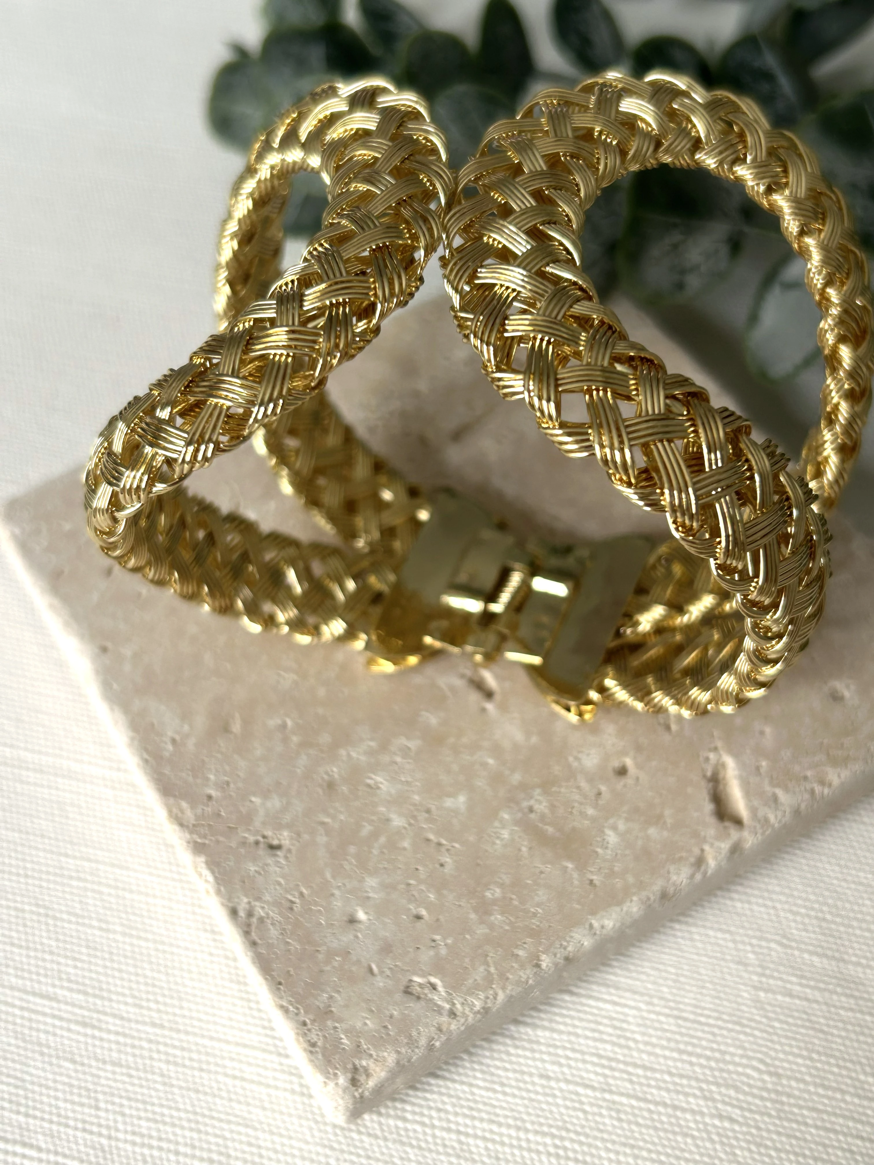 Hasır Detaylı Büyük Gold Kelepçe