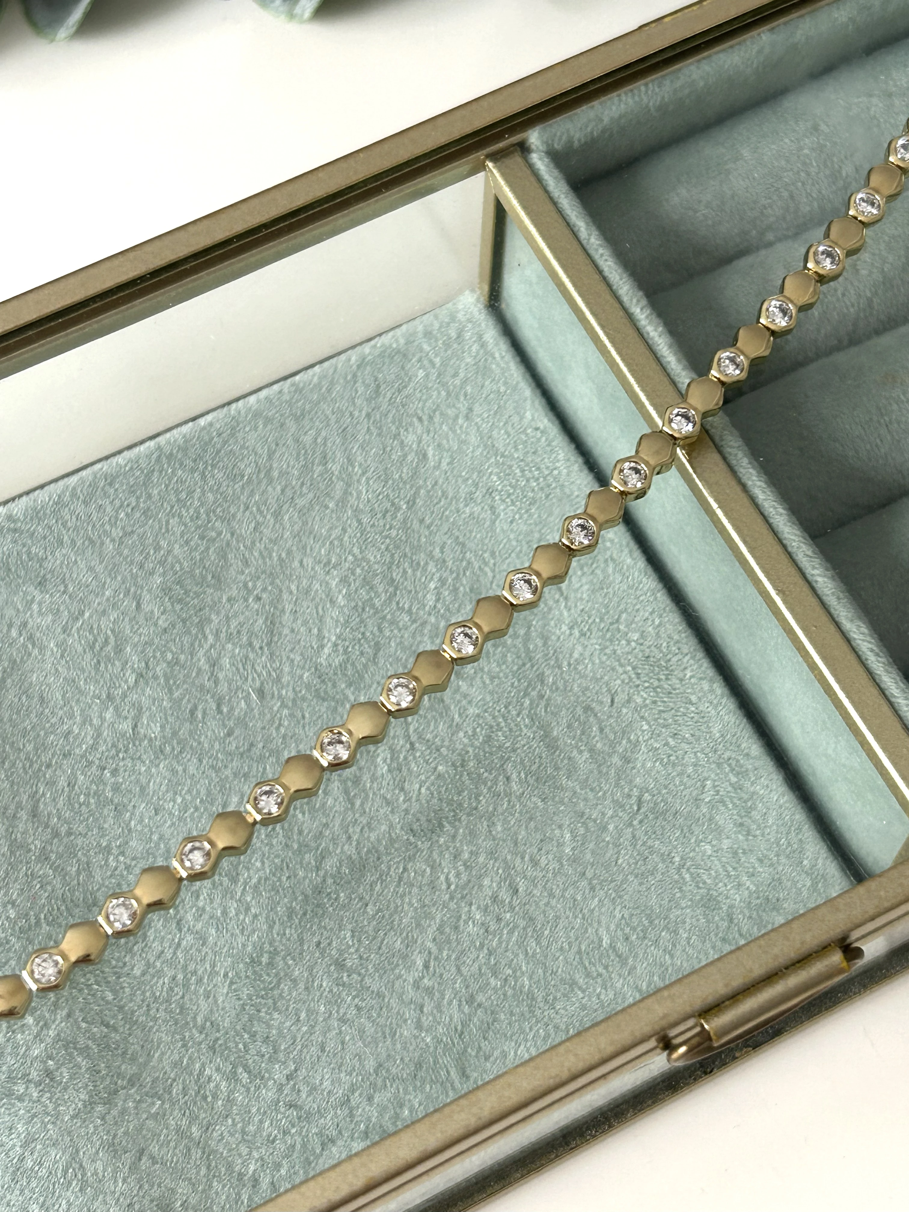 Petek Model Özel Seri Bileklik