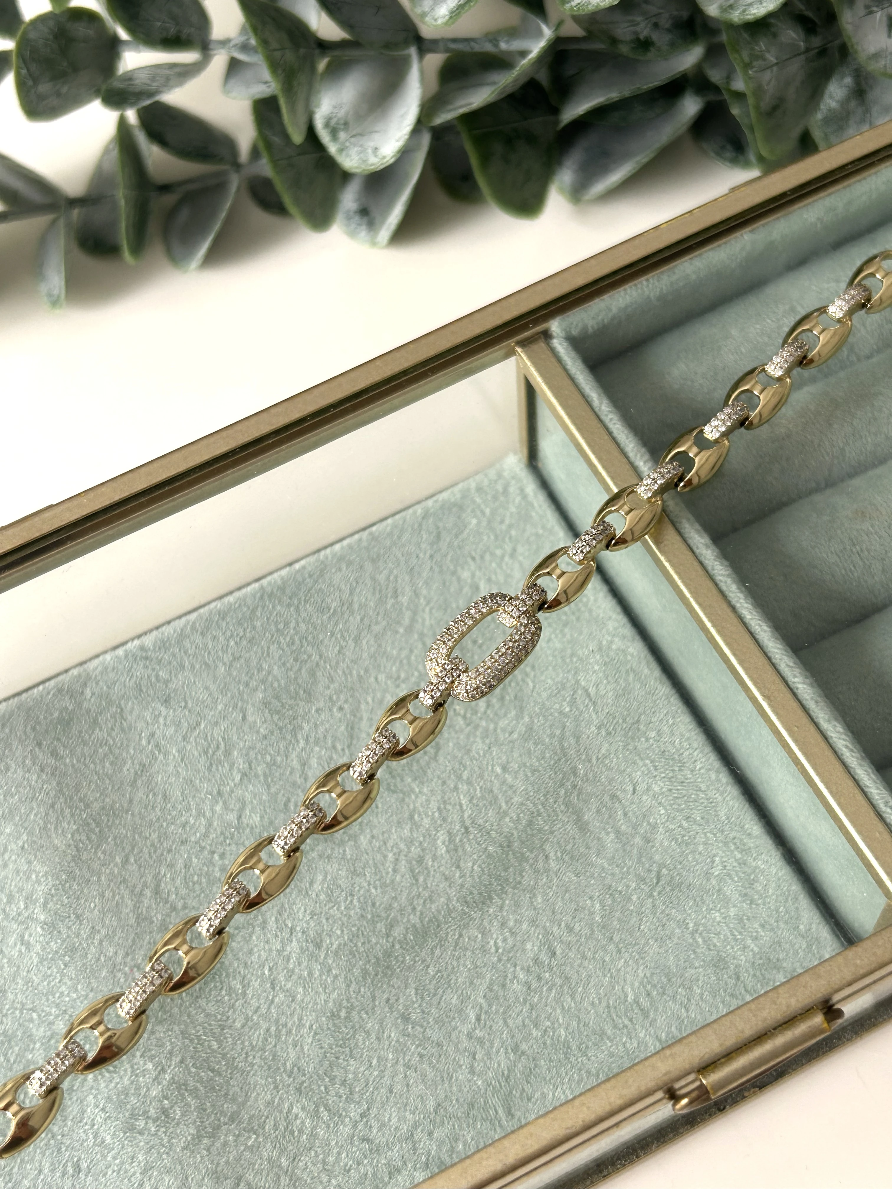 Oval Taş Detaylı Özel Seri Bileklik