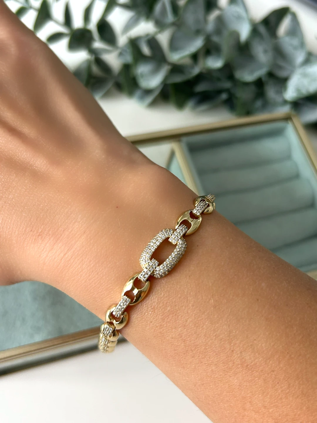 Oval Taş Detaylı Özel Seri Bileklik