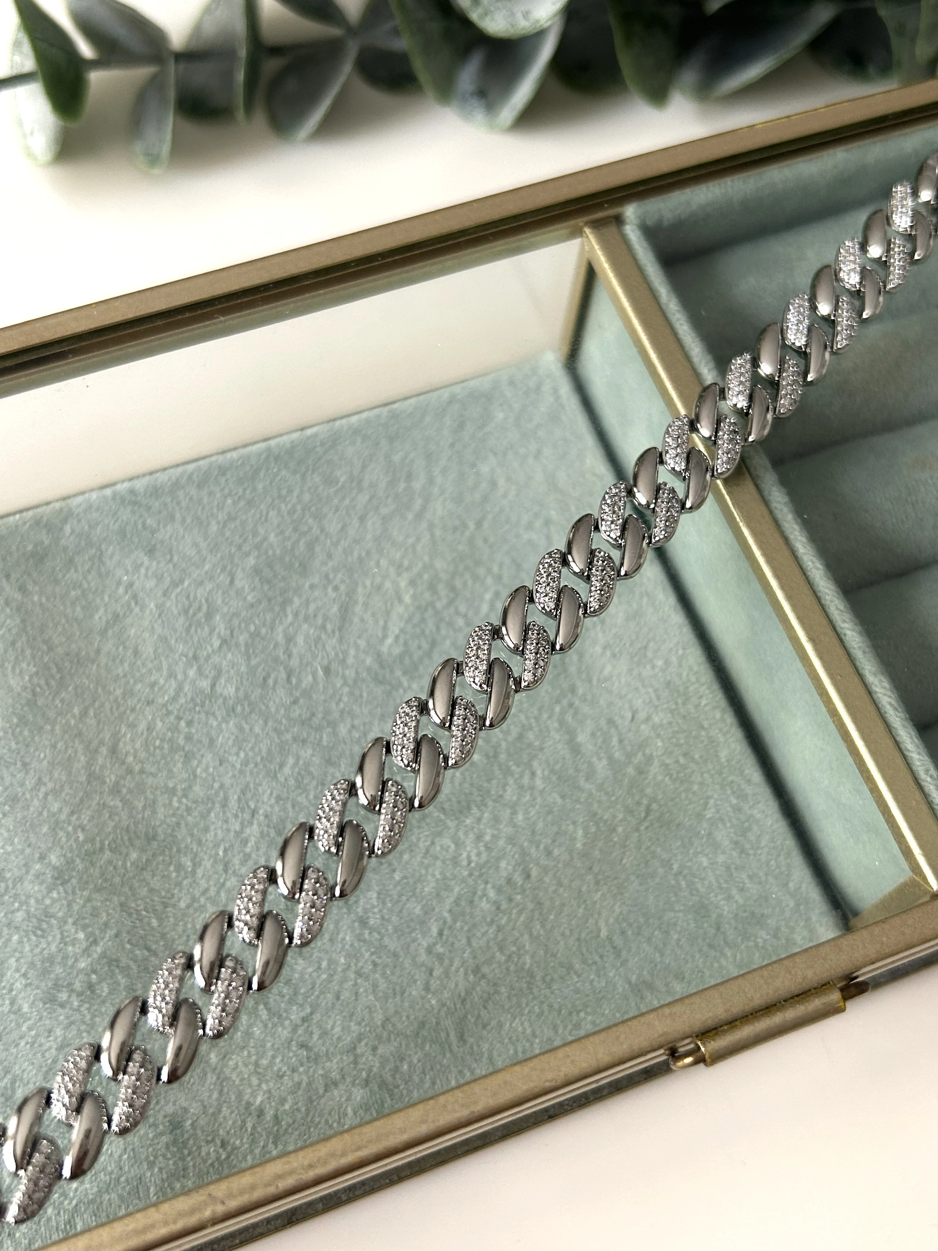 Sıralı Taş Detaylı Silver Özel Seri Bileklik