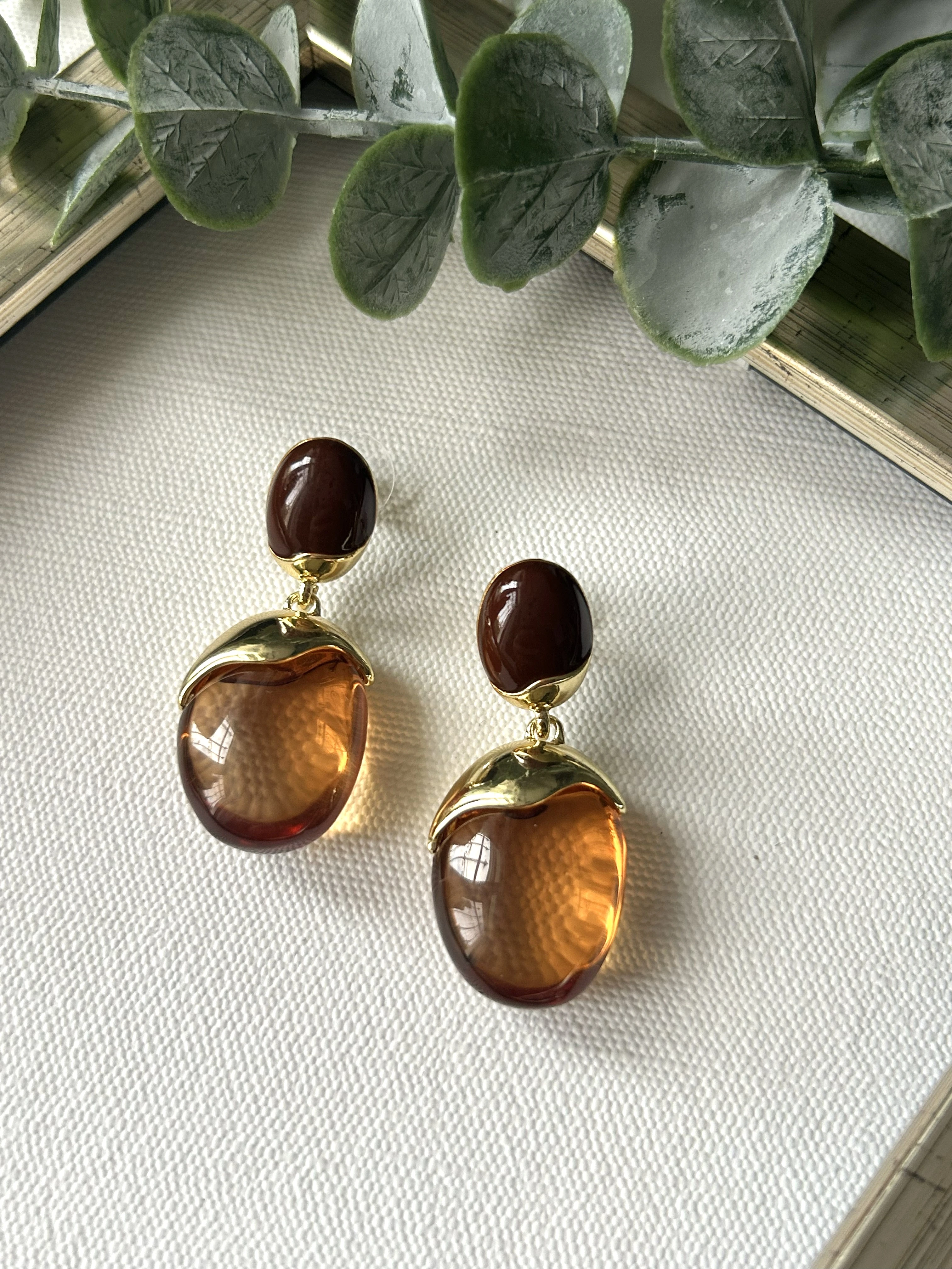 Kahverengi Detaylı Gold Küpe