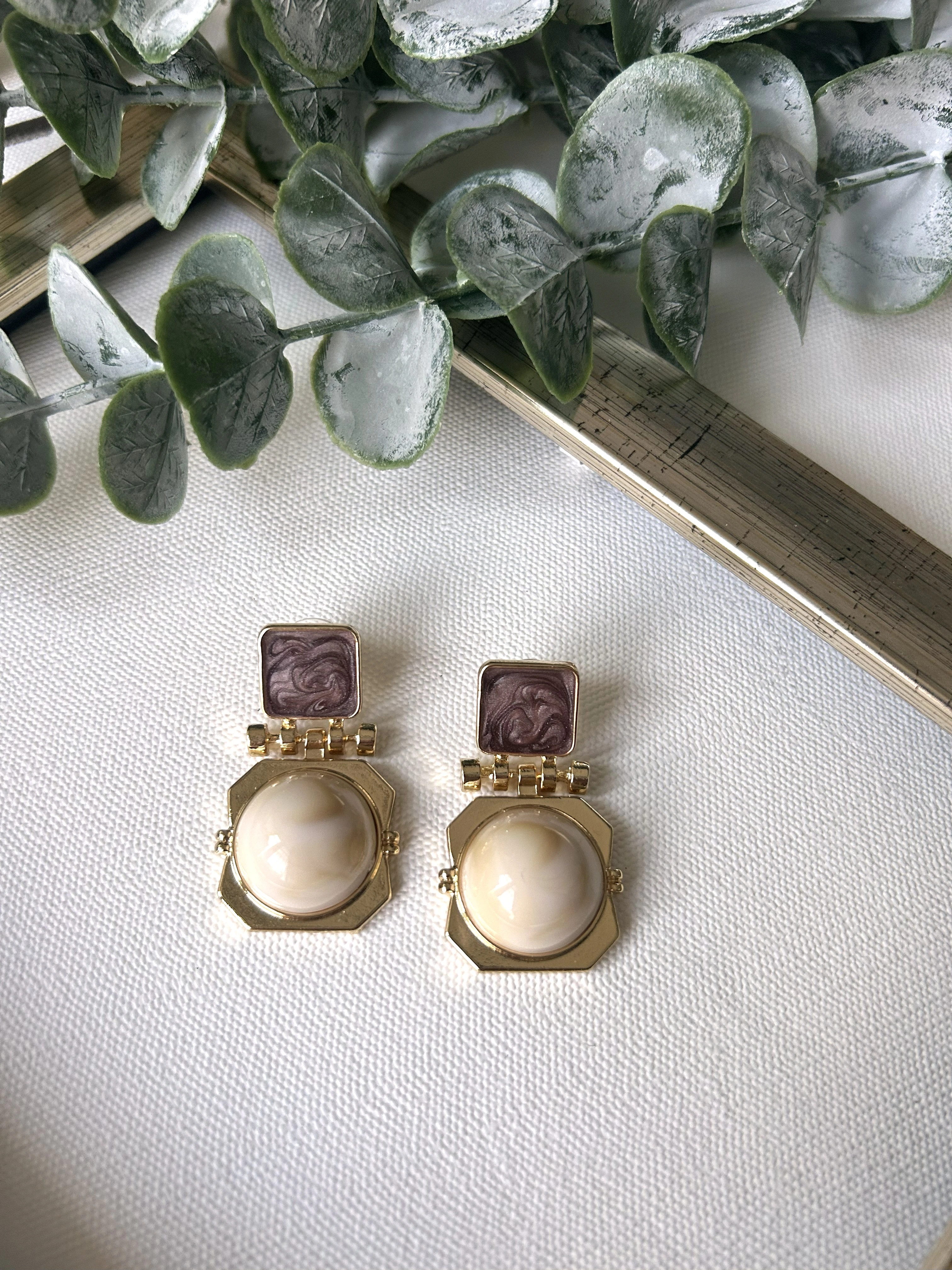 Krem ve Kahverengi Detaylı Küpe