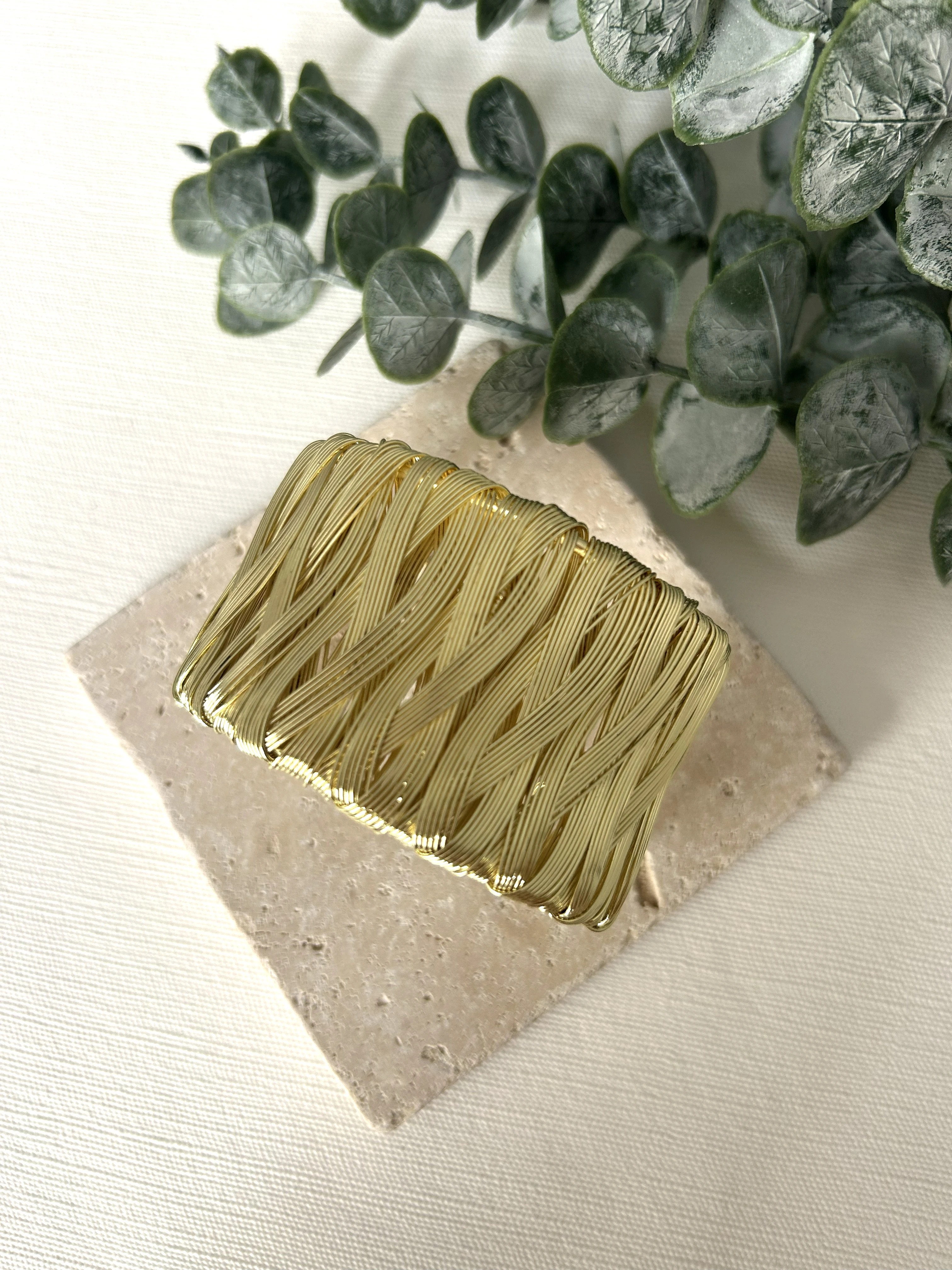 Tel Örgü Detaylı Gold Kalın Kelepçe