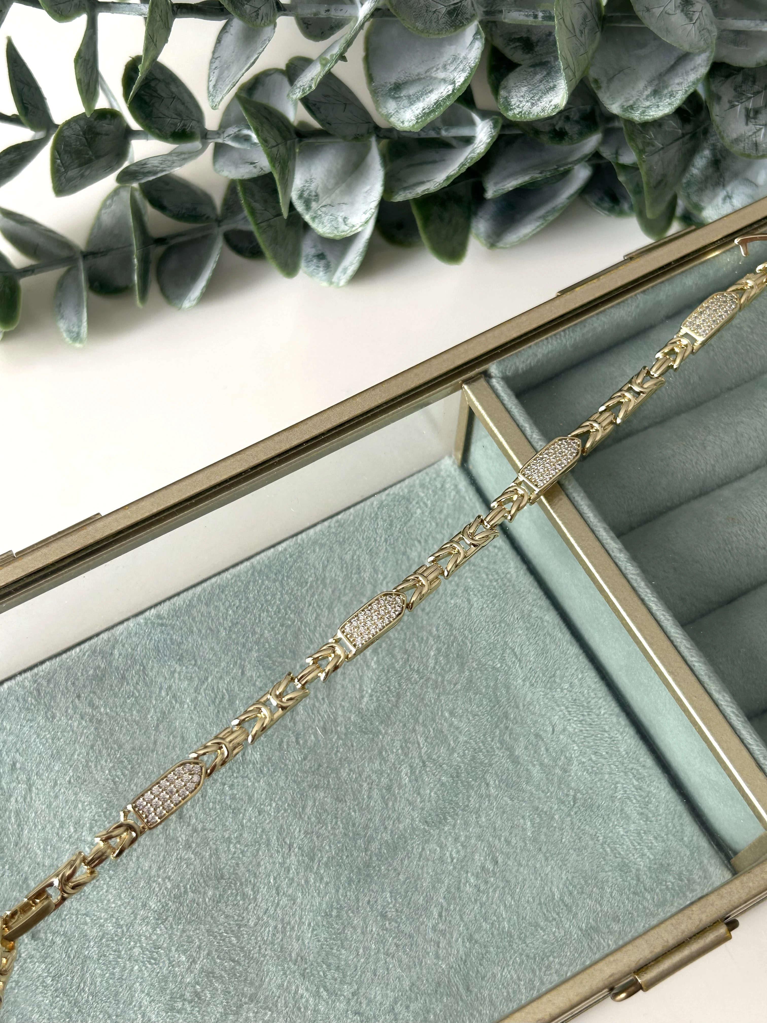 Dikdörtgen Detaylı Özel Seri Bileklik