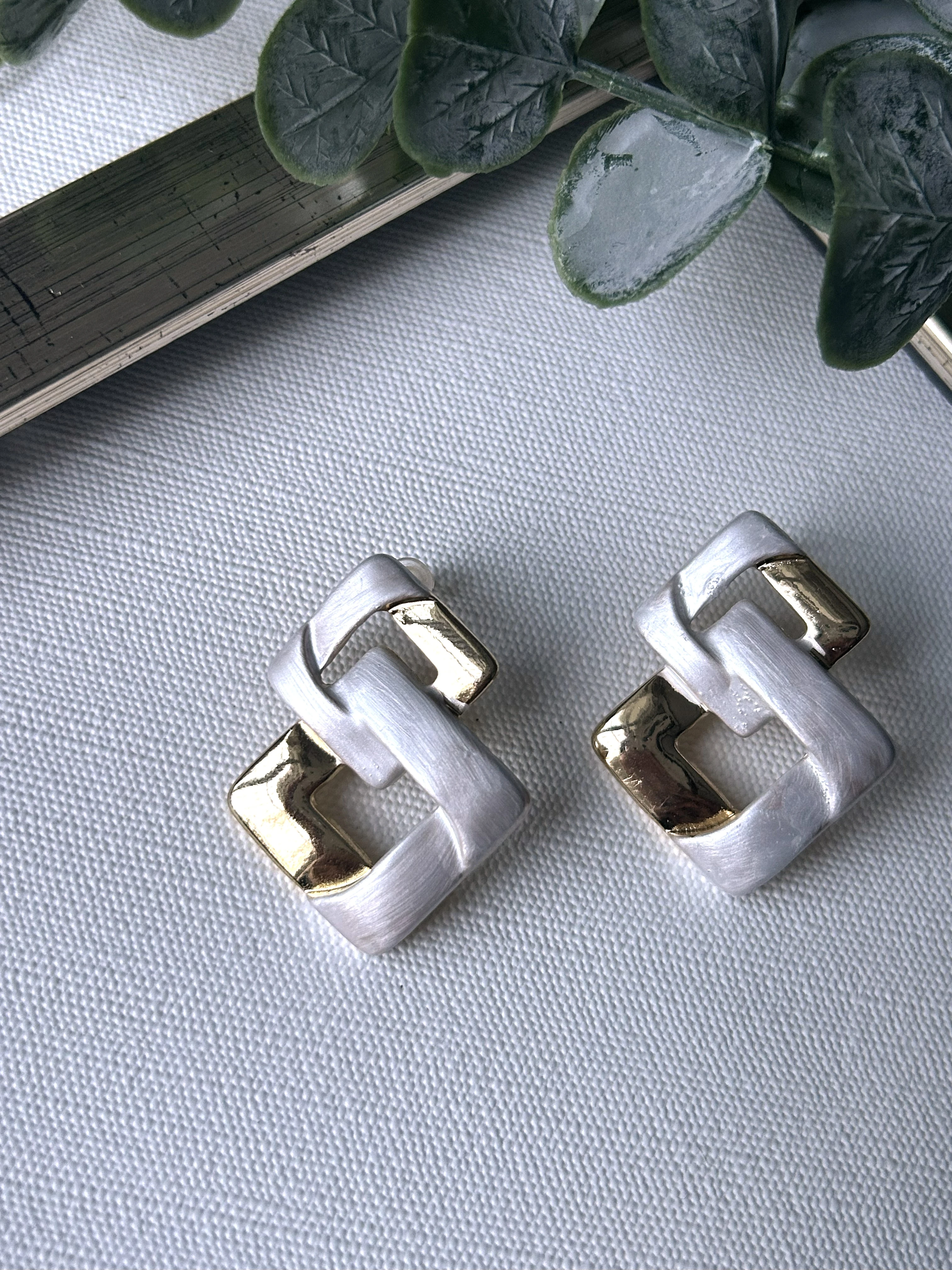 Sedef ve Gold Detaylı Küpe