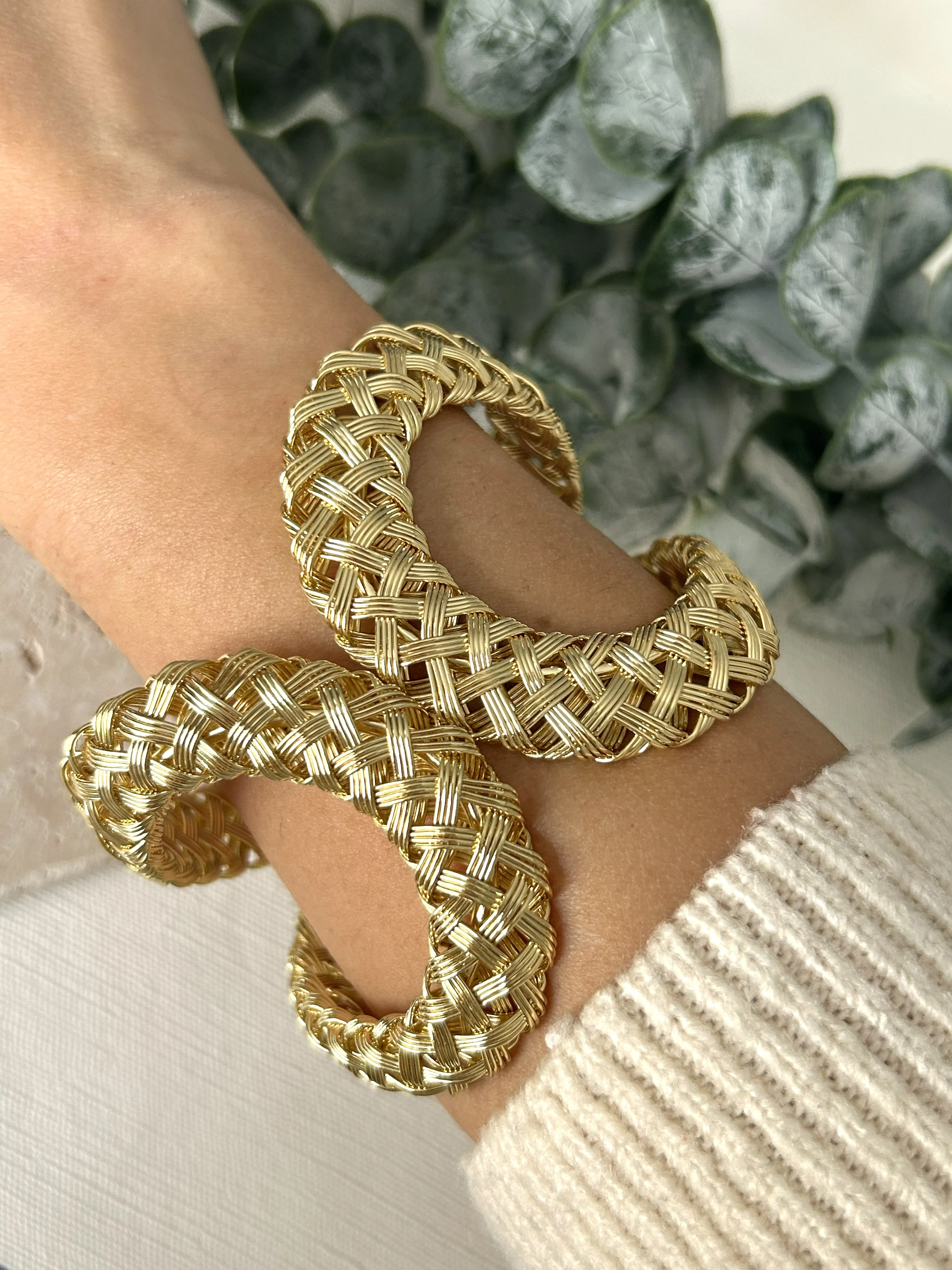 Hasır Detaylı Büyük Gold Kelepçe