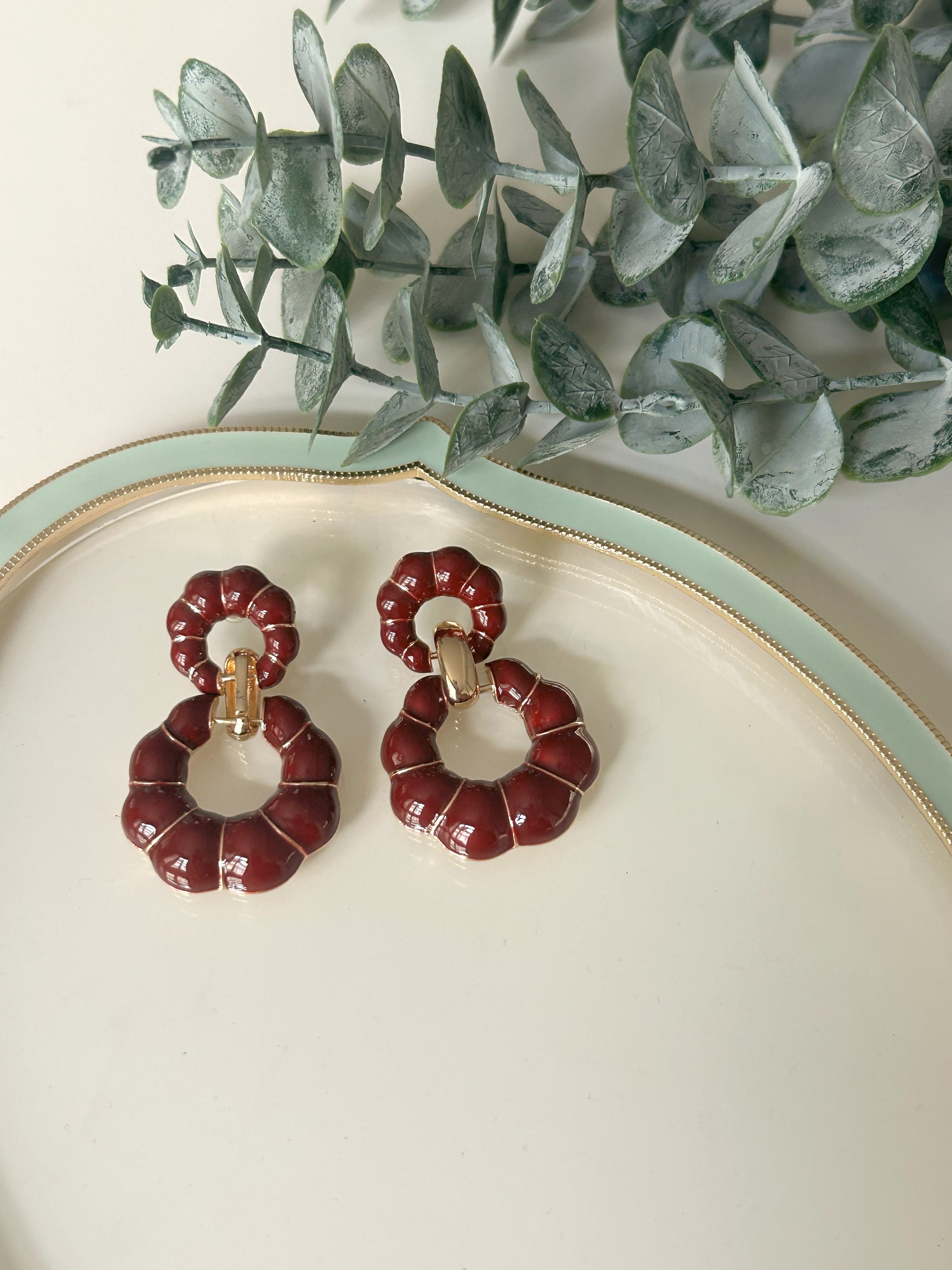 Bordo Sallantılı Küpe