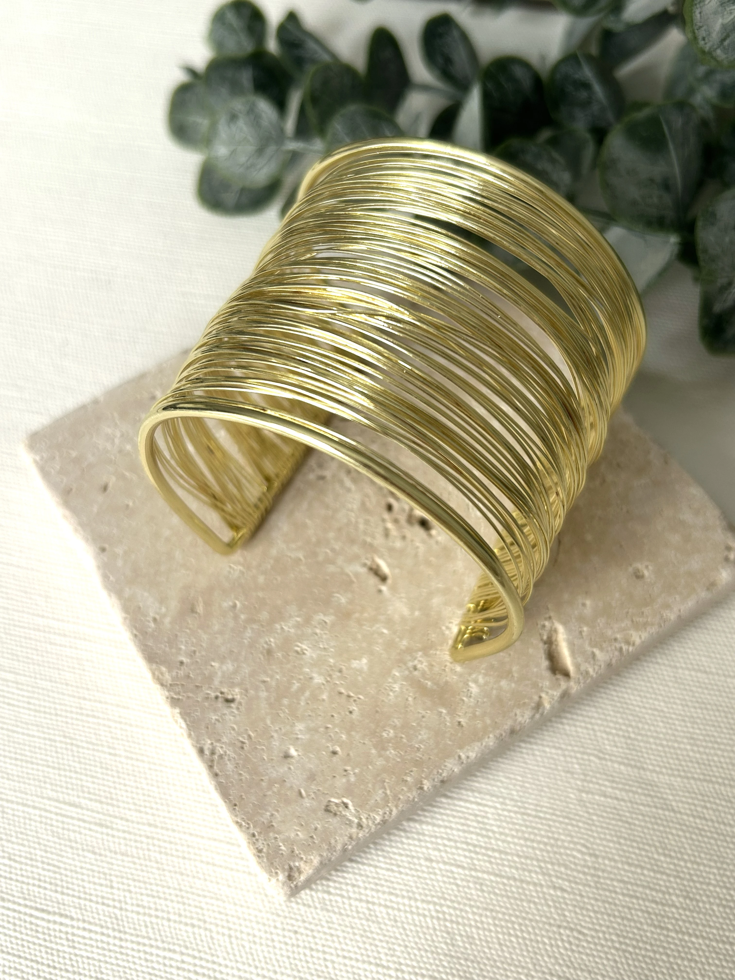 Çoklu Tel Detaylı Gold Kalın Kelepçe