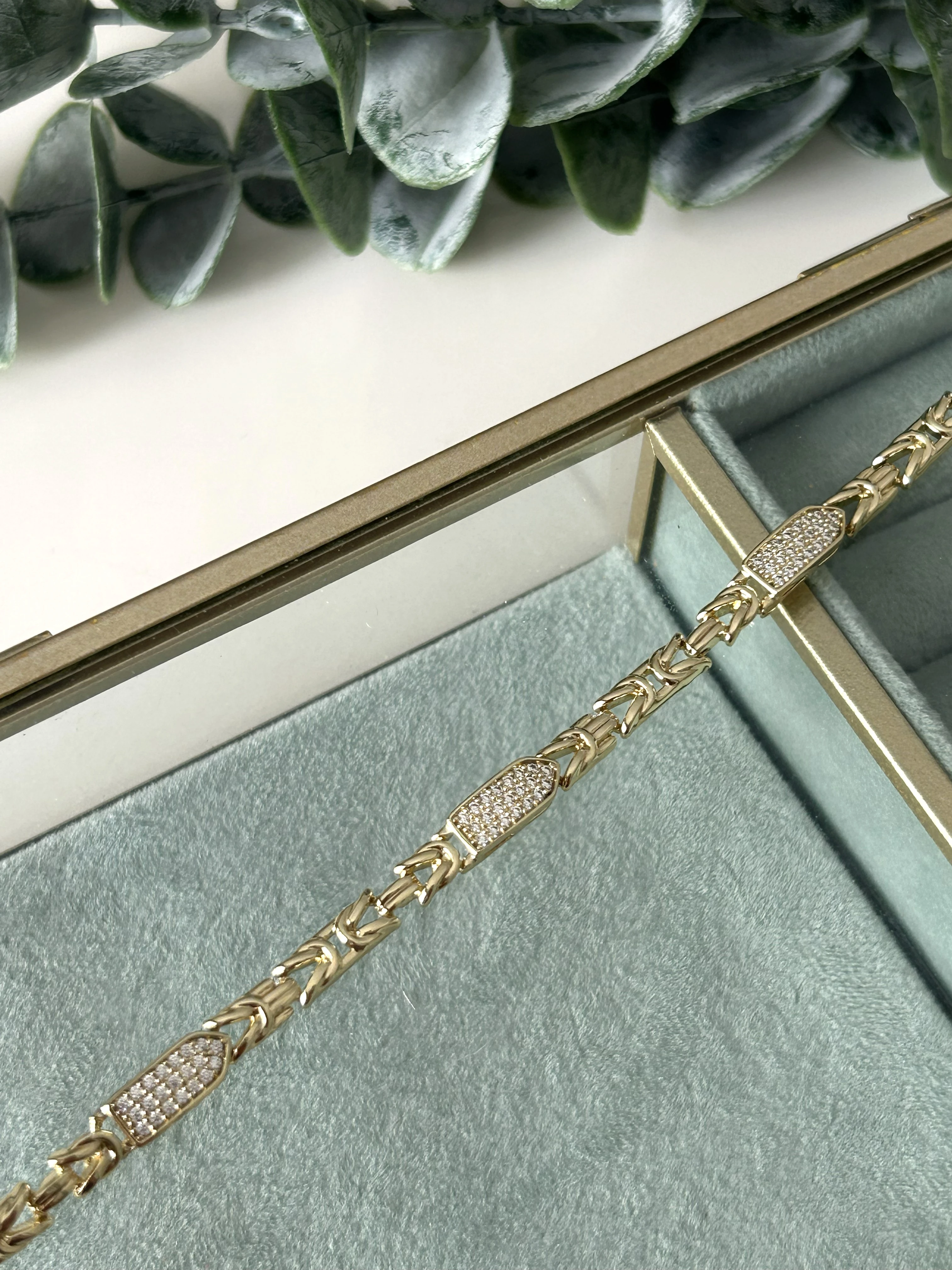 Dikdörtgen Detaylı Özel Seri Bileklik