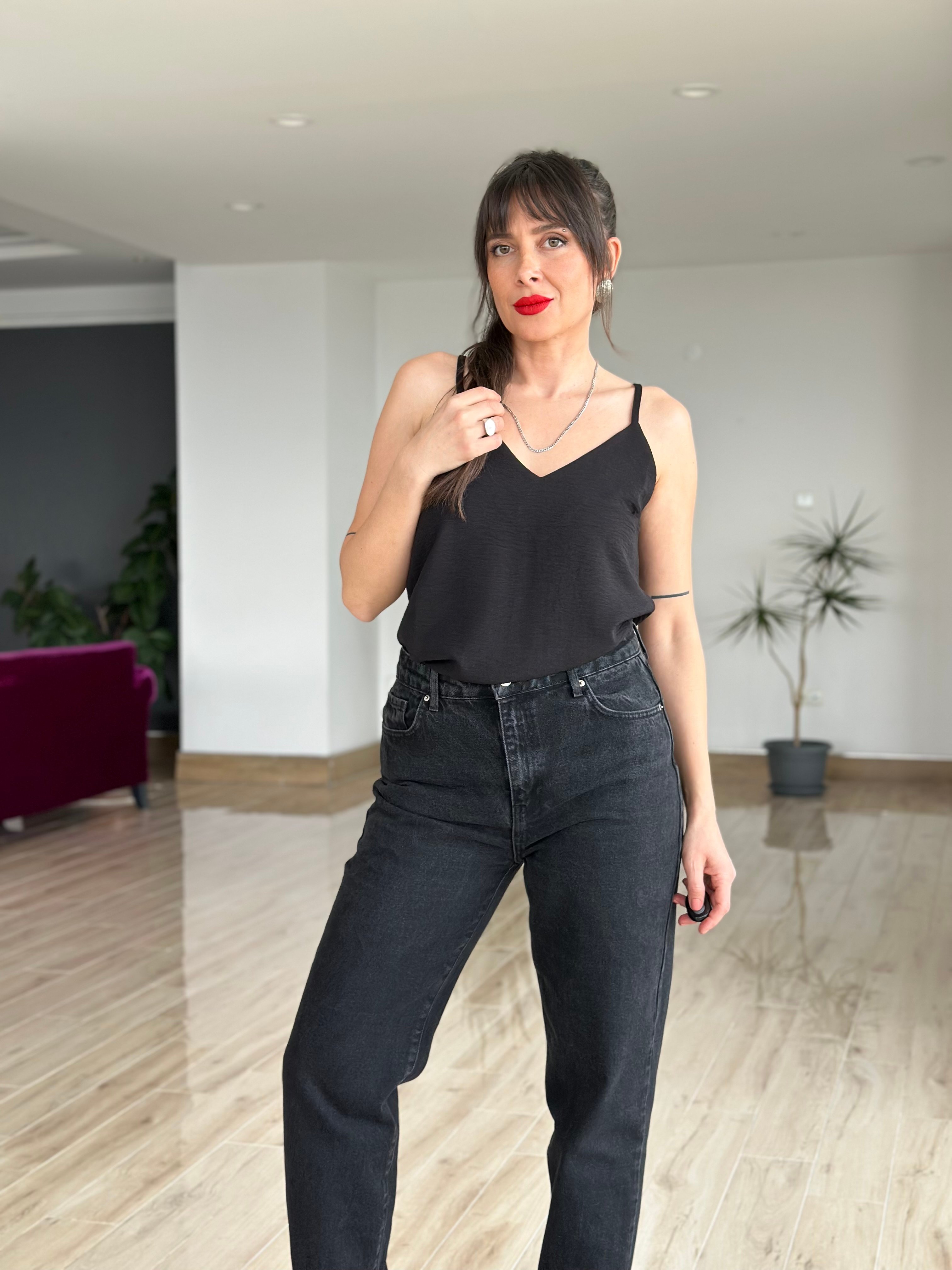 Siyah Renk İp Askılı Bluz