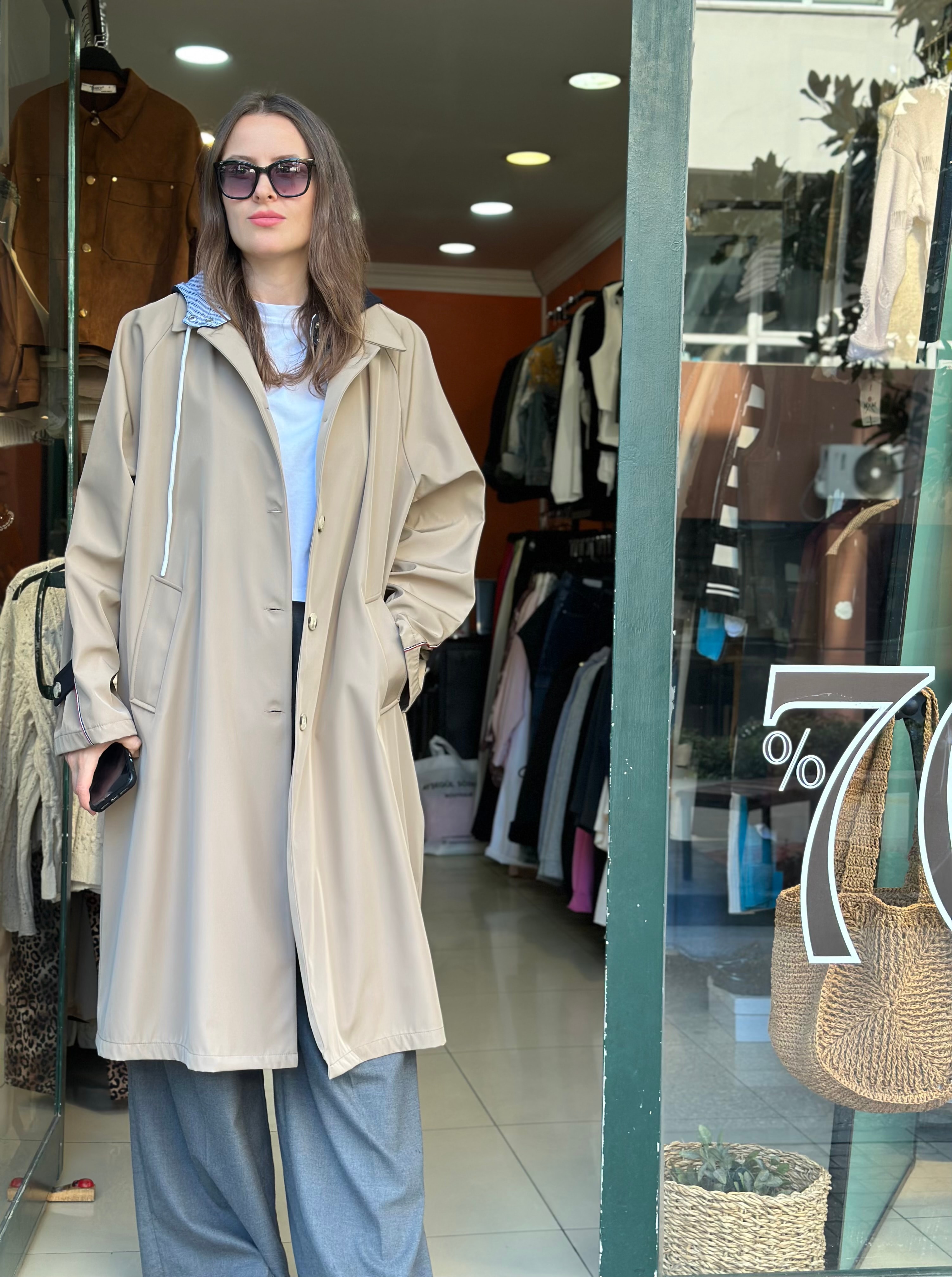 Kapüşonlu Kontrast Yaka Detaylı Oversize Trençkot 