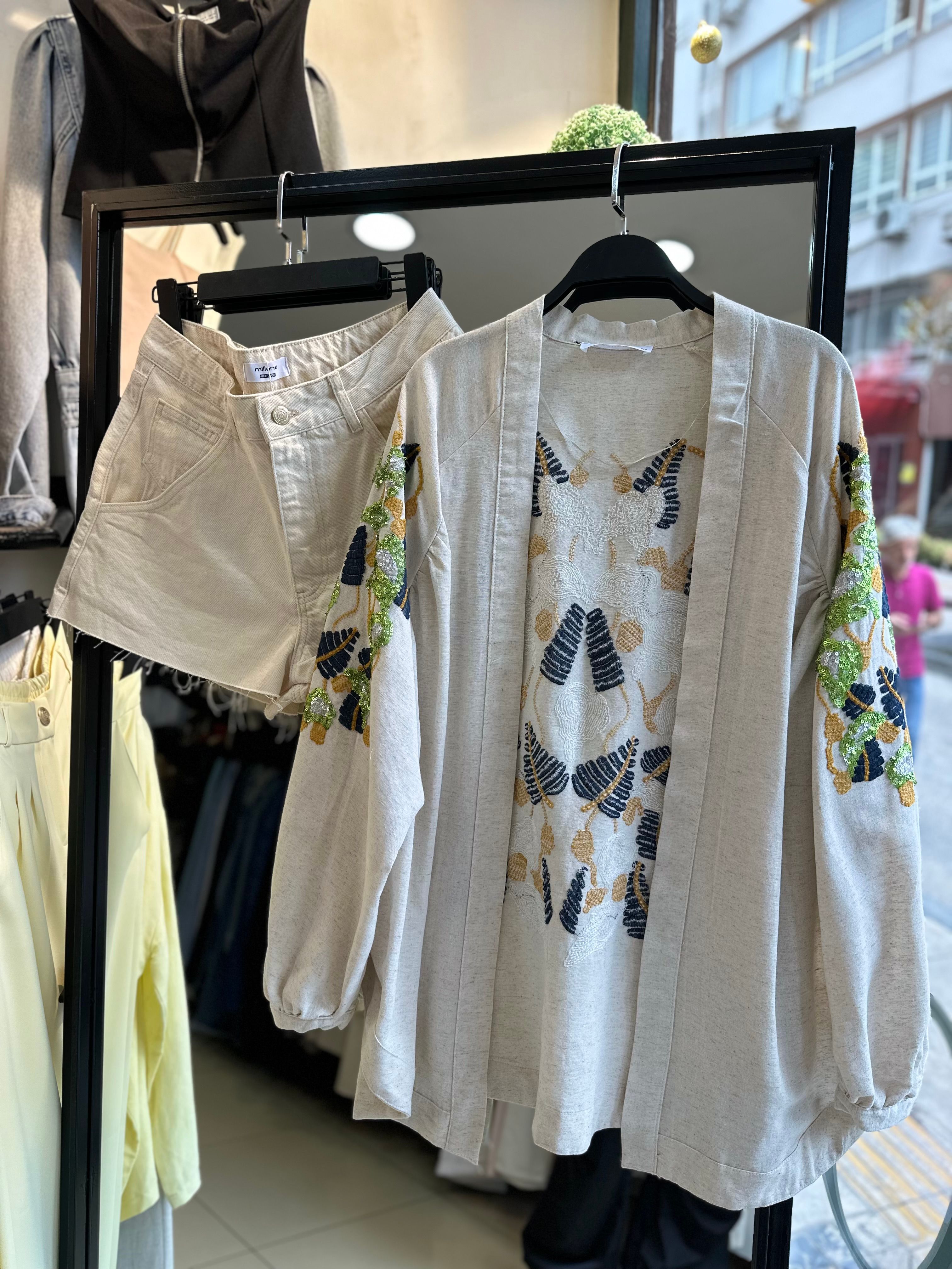 Bej Renk Boncuk İşlemeli Kaftan