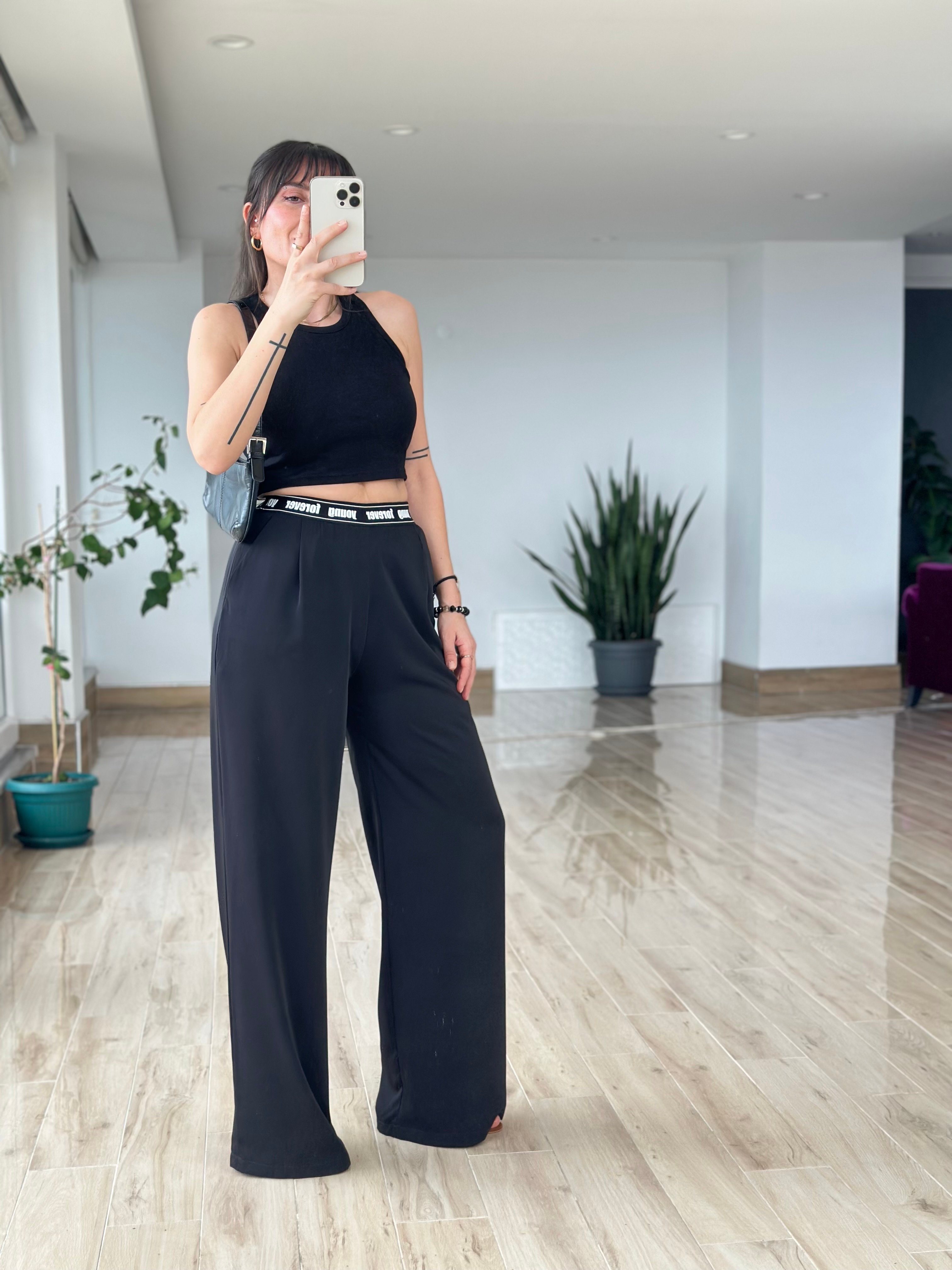 Siyah Renk Beli Lastikli Dökümlü Pantolon