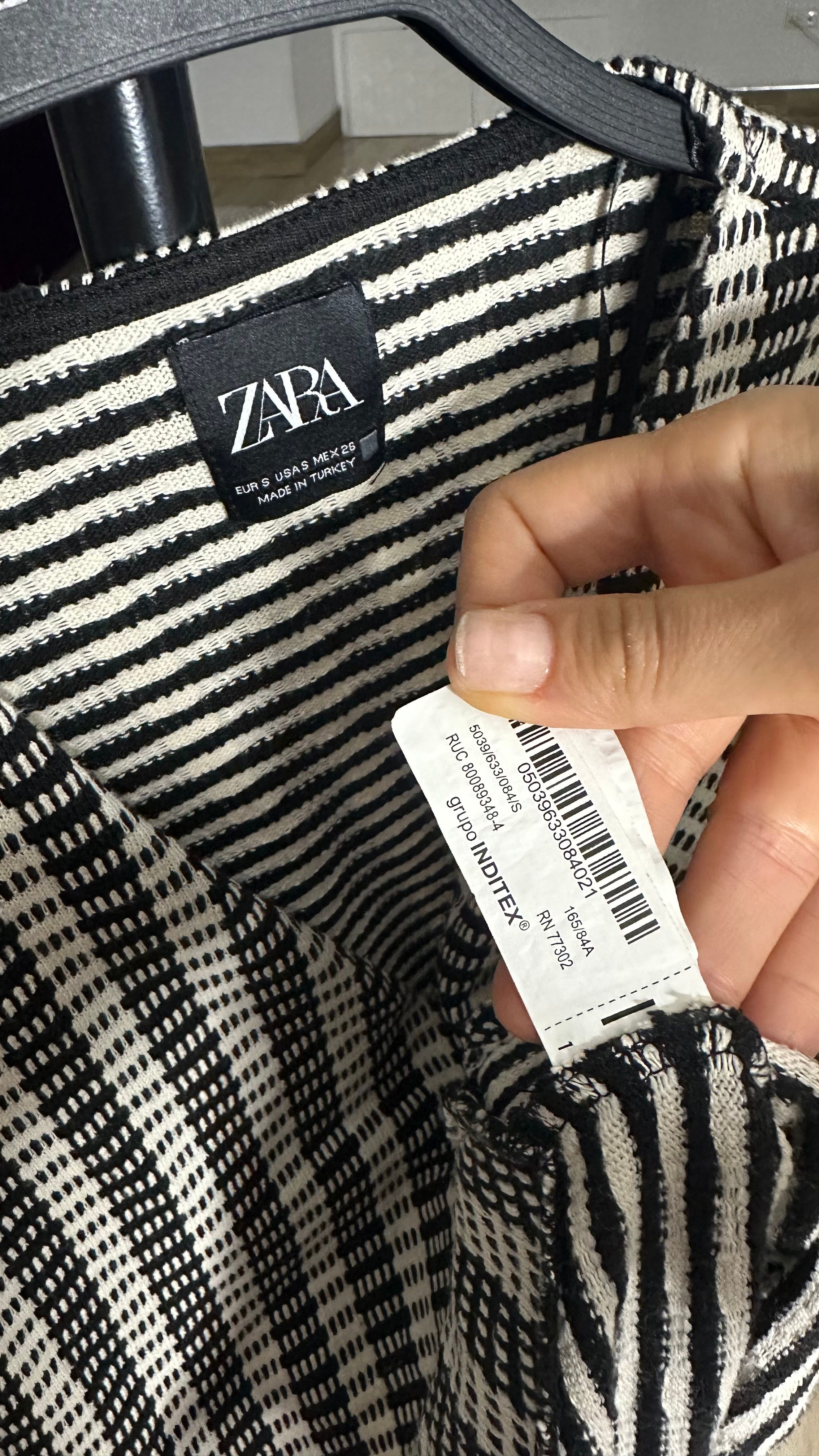 Zara Düğmeli Kısa Yelek