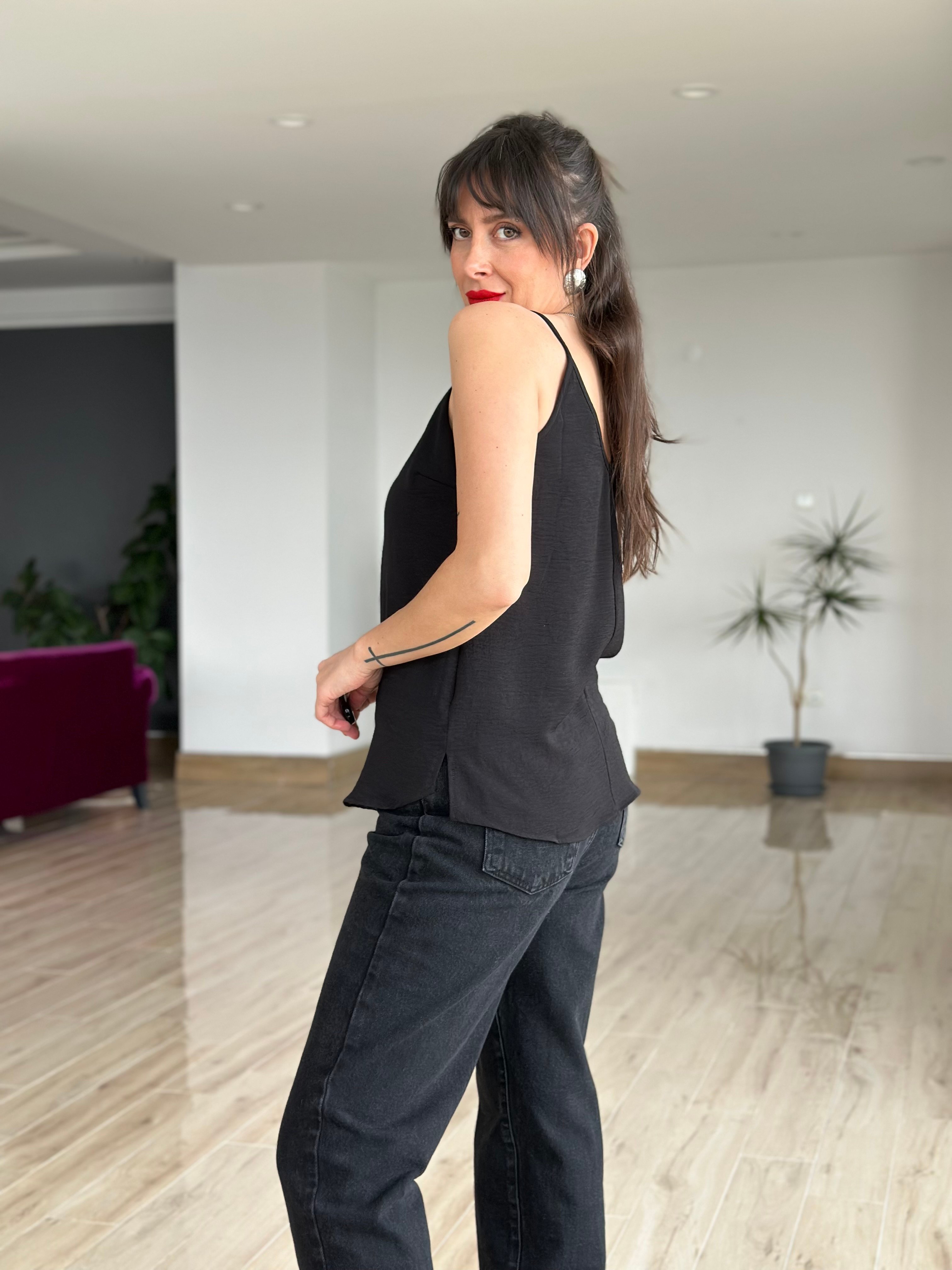 Siyah Renk İp Askılı Bluz