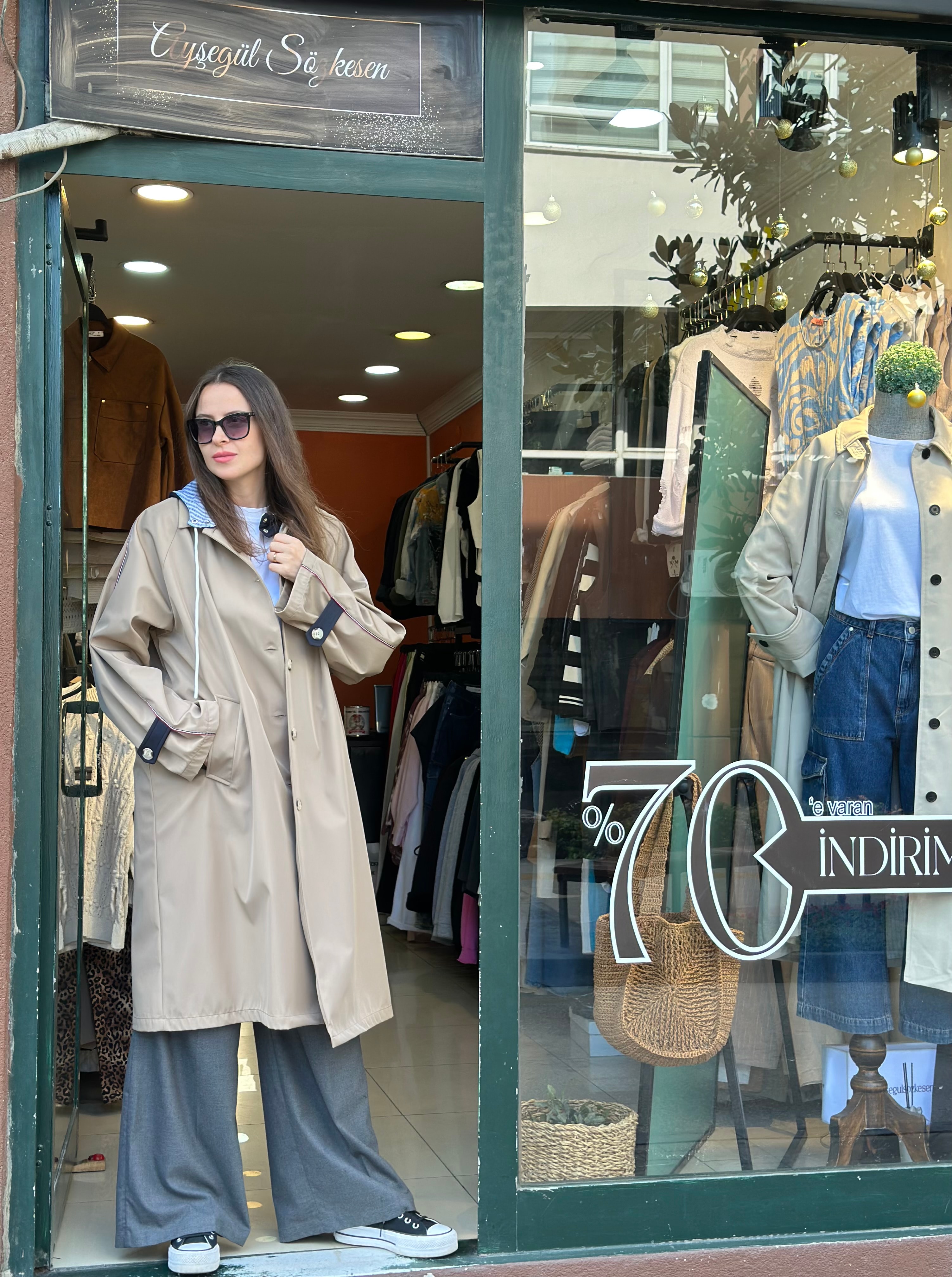 Kapüşonlu Kontrast Yaka Detaylı Oversize Trençkot 