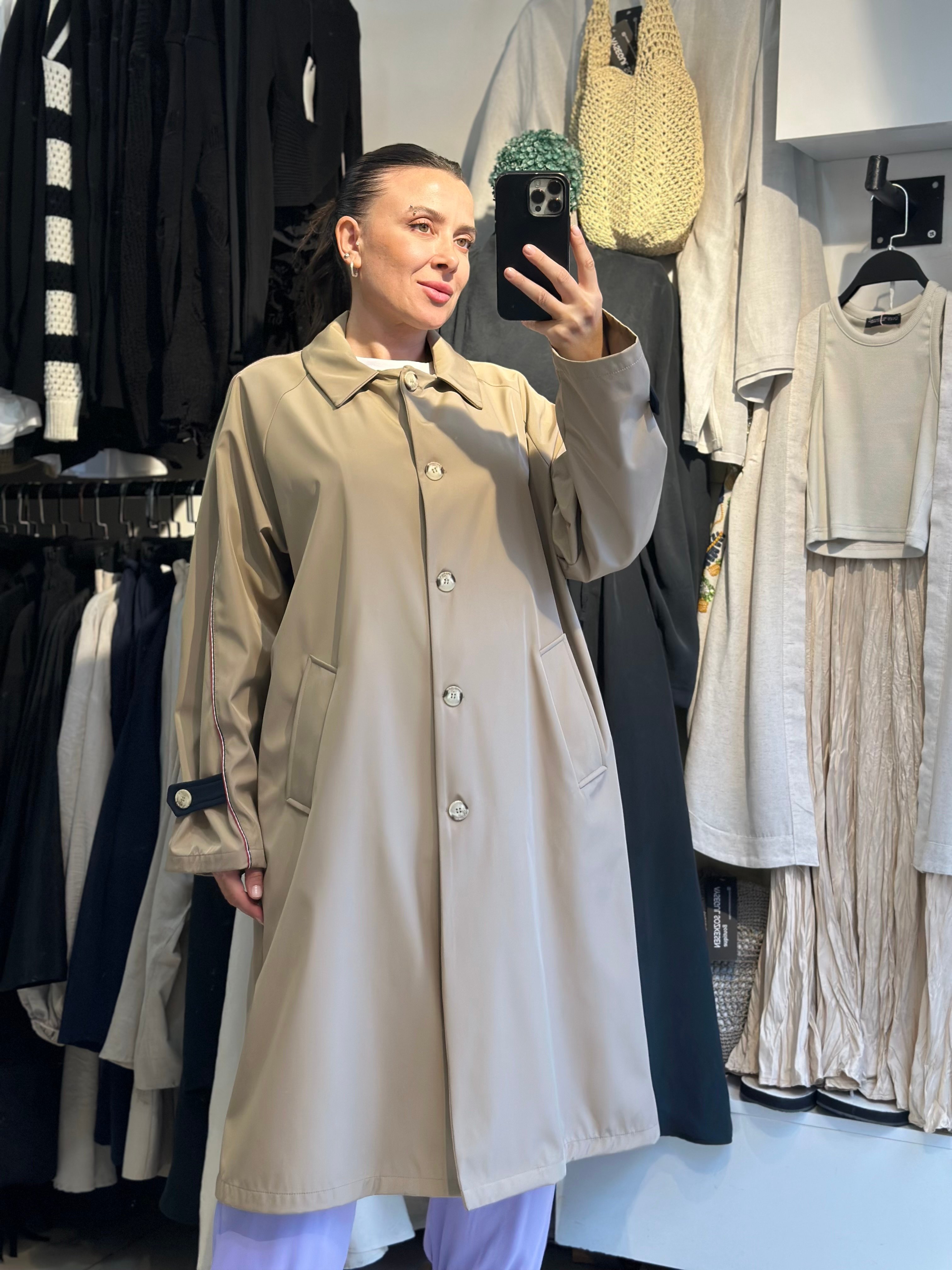 Kapüşonlu Kontrast Yaka Detaylı Oversize Trençkot 
