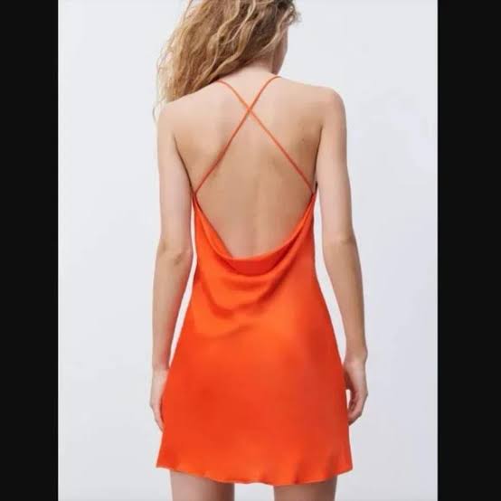 Çapraz Askılı Saten Mini Elbise