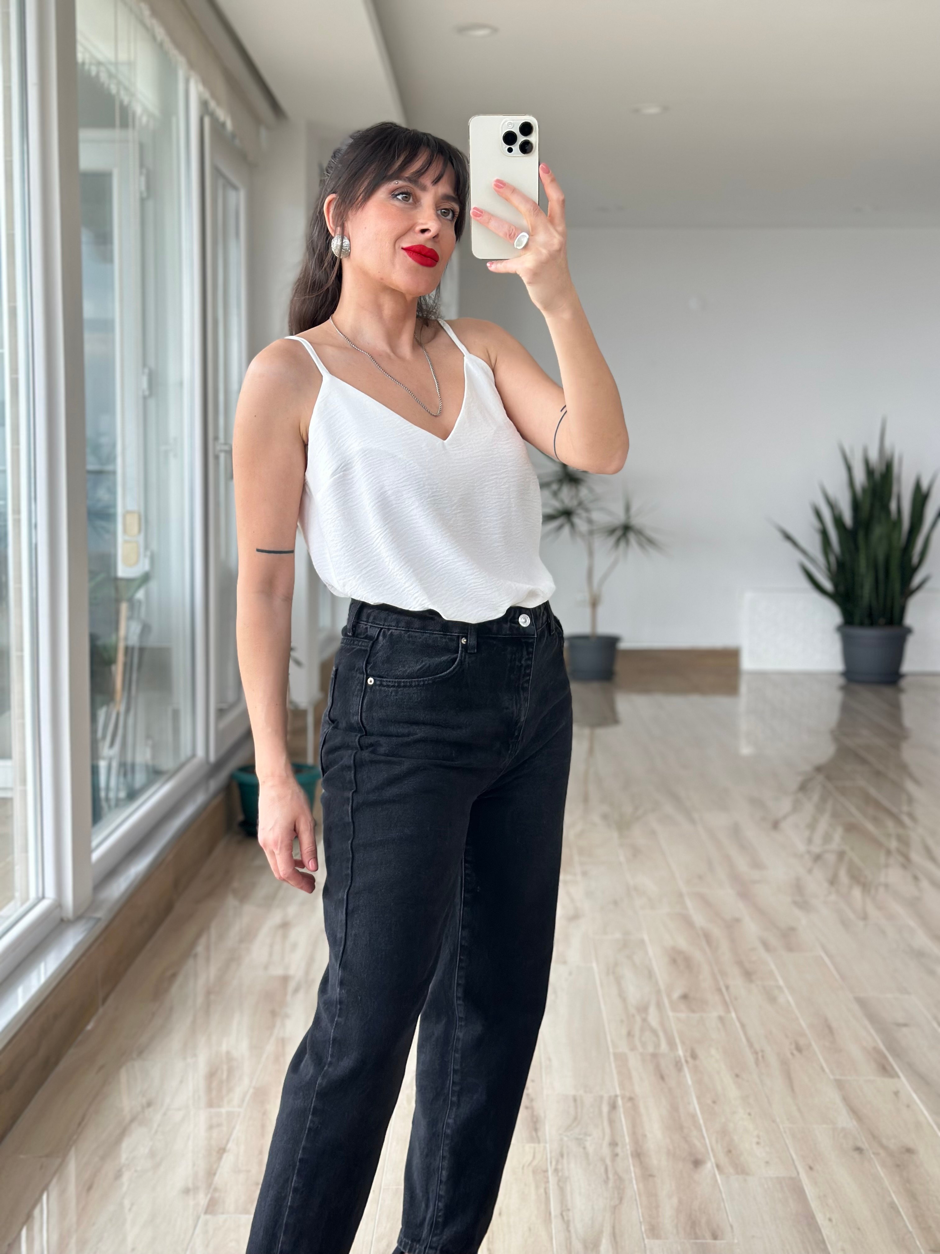 Beyaz Renk İp Askılı Bluz 
