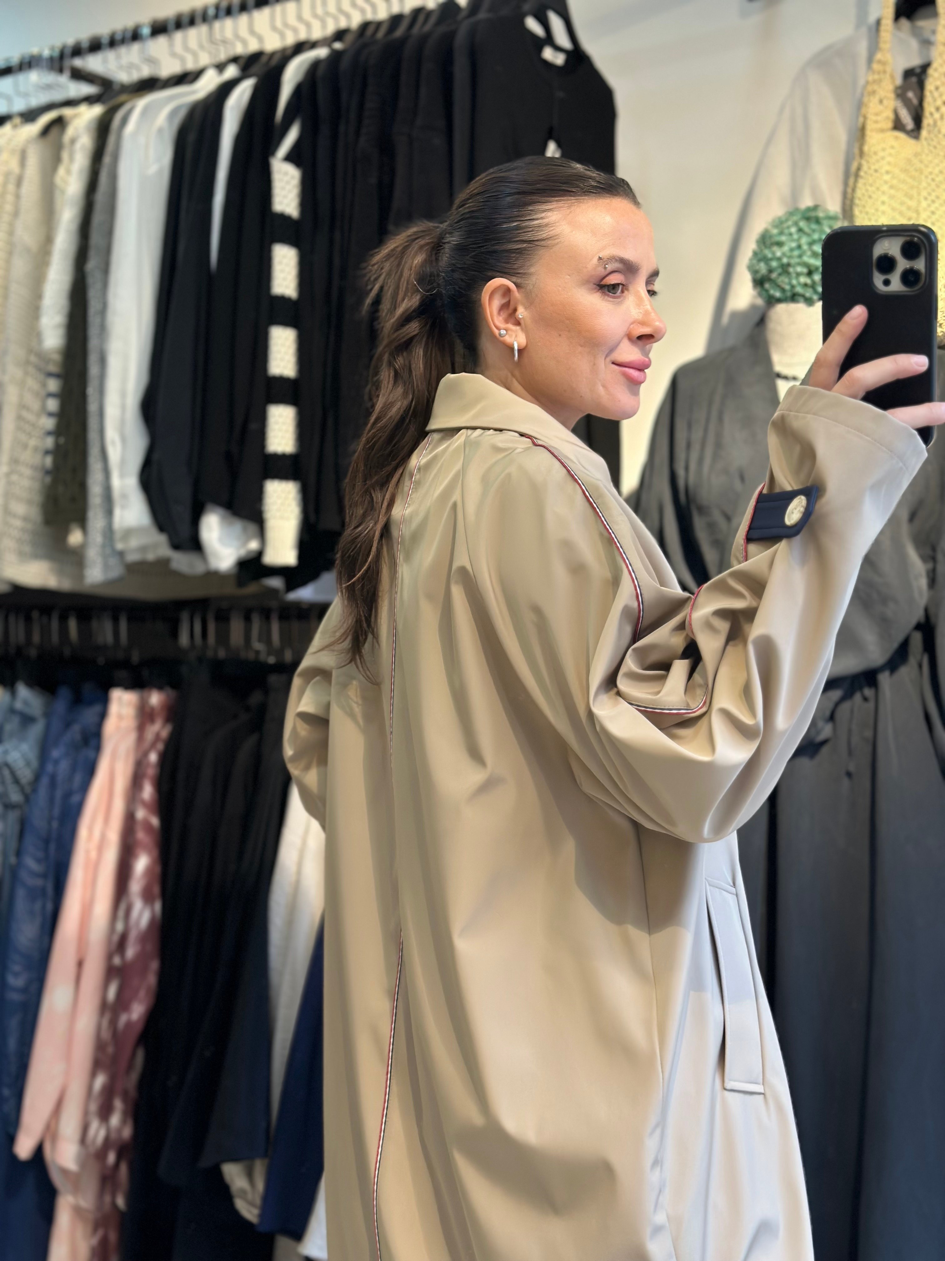 Kapüşonlu Kontrast Yaka Detaylı Oversize Trençkot 