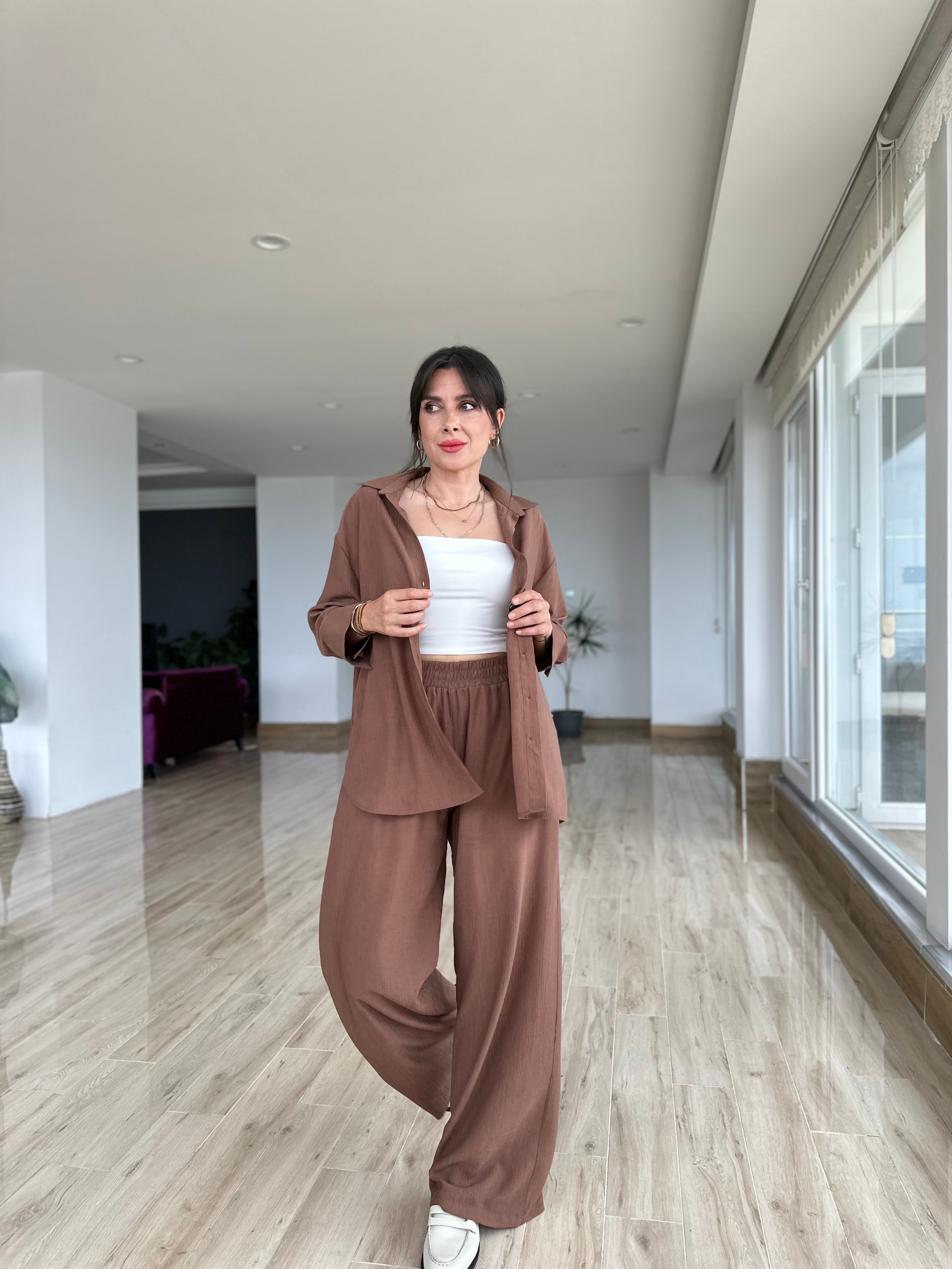 Kahverengi Gömlek Pantolon Takım