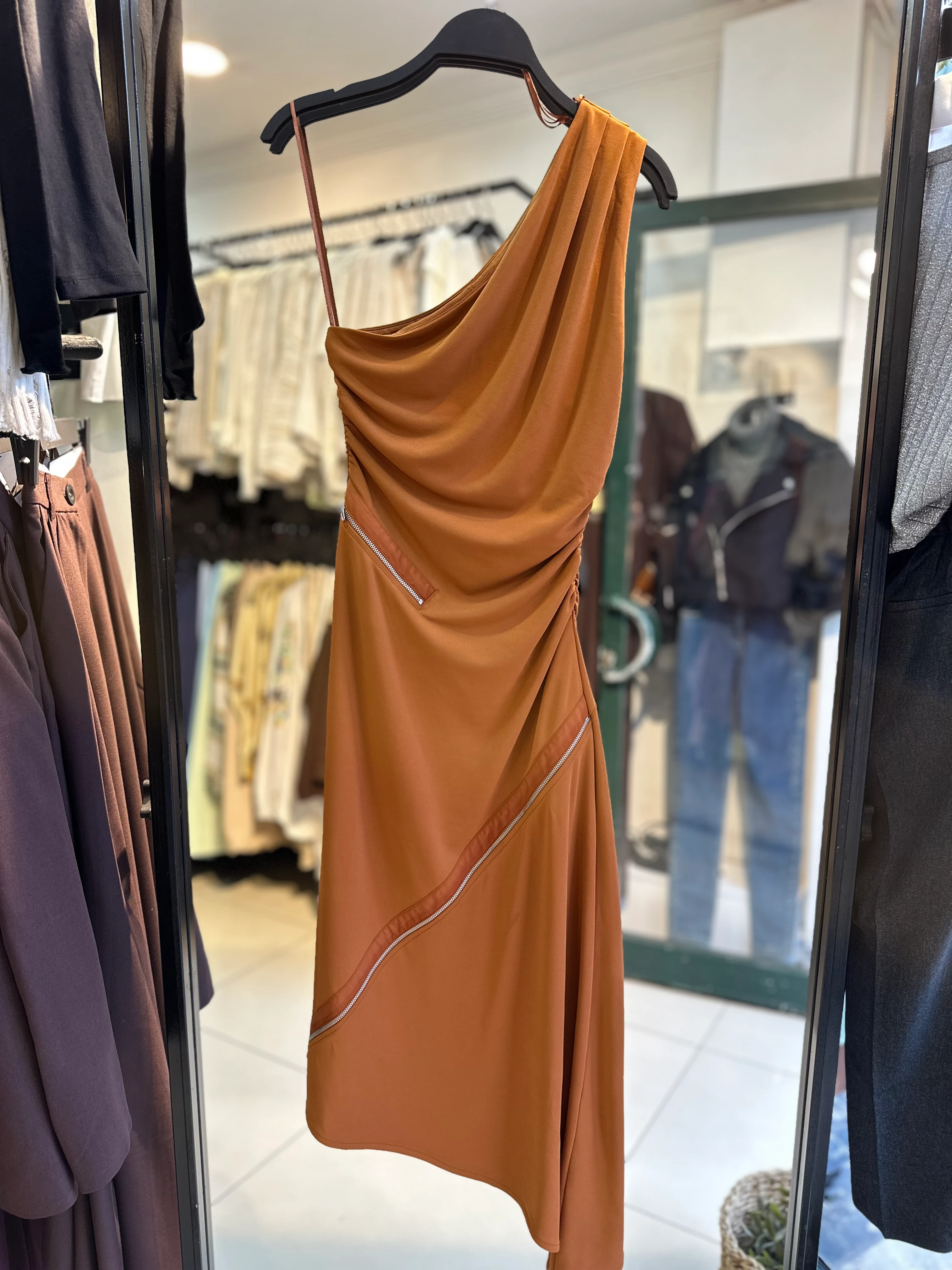 Tarçın Renk Asimetrik Elbise