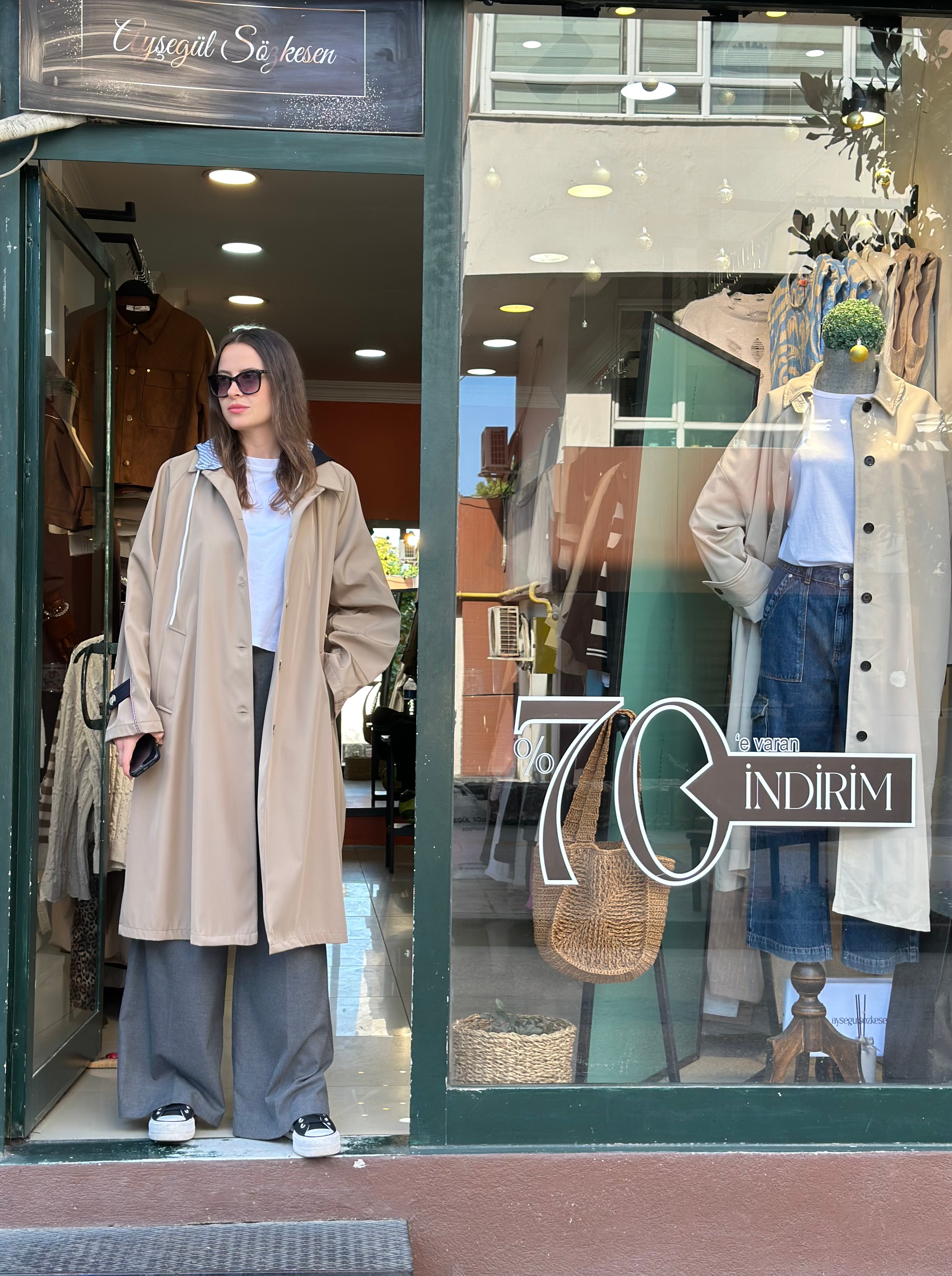 Kapüşonlu Kontrast Yaka Detaylı Oversize Trençkot 