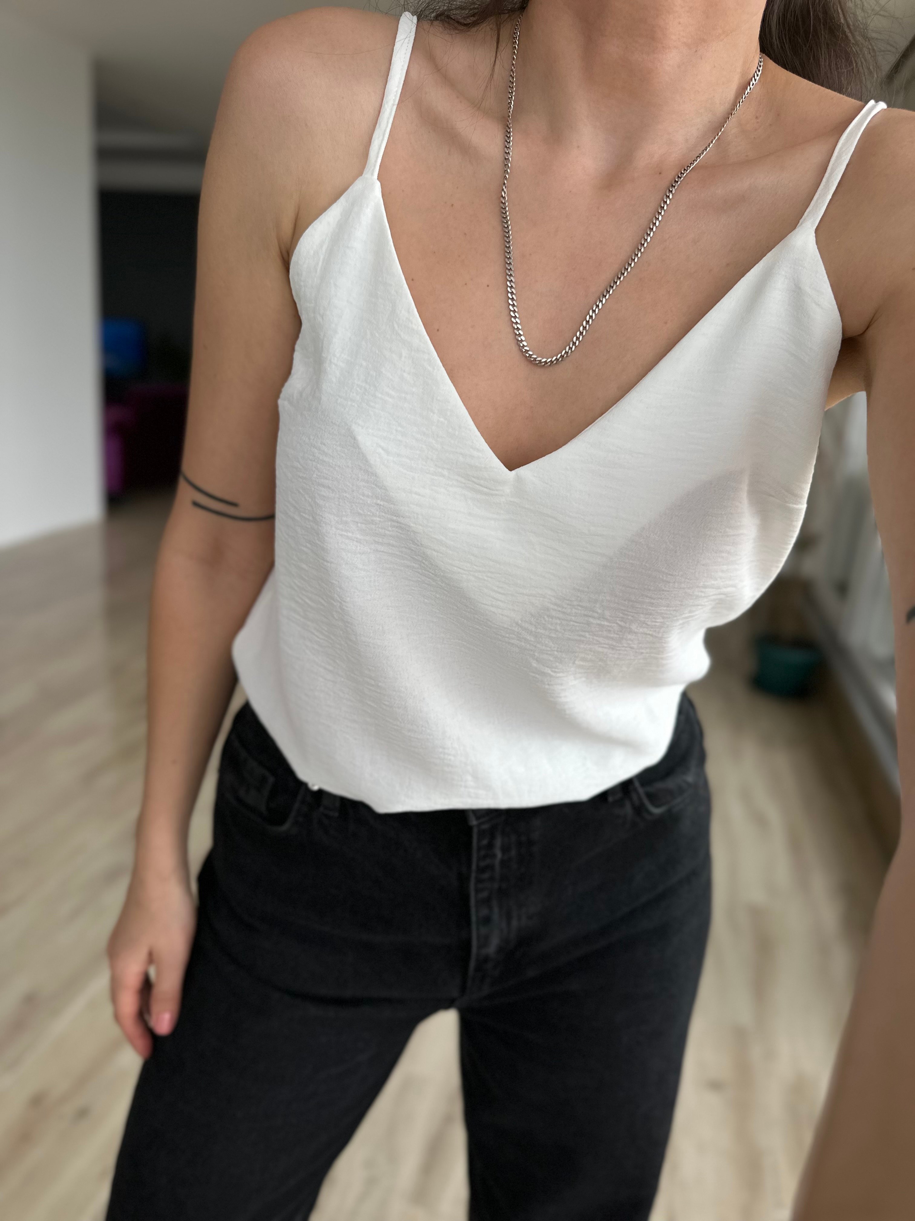 Beyaz Renk İp Askılı Bluz 