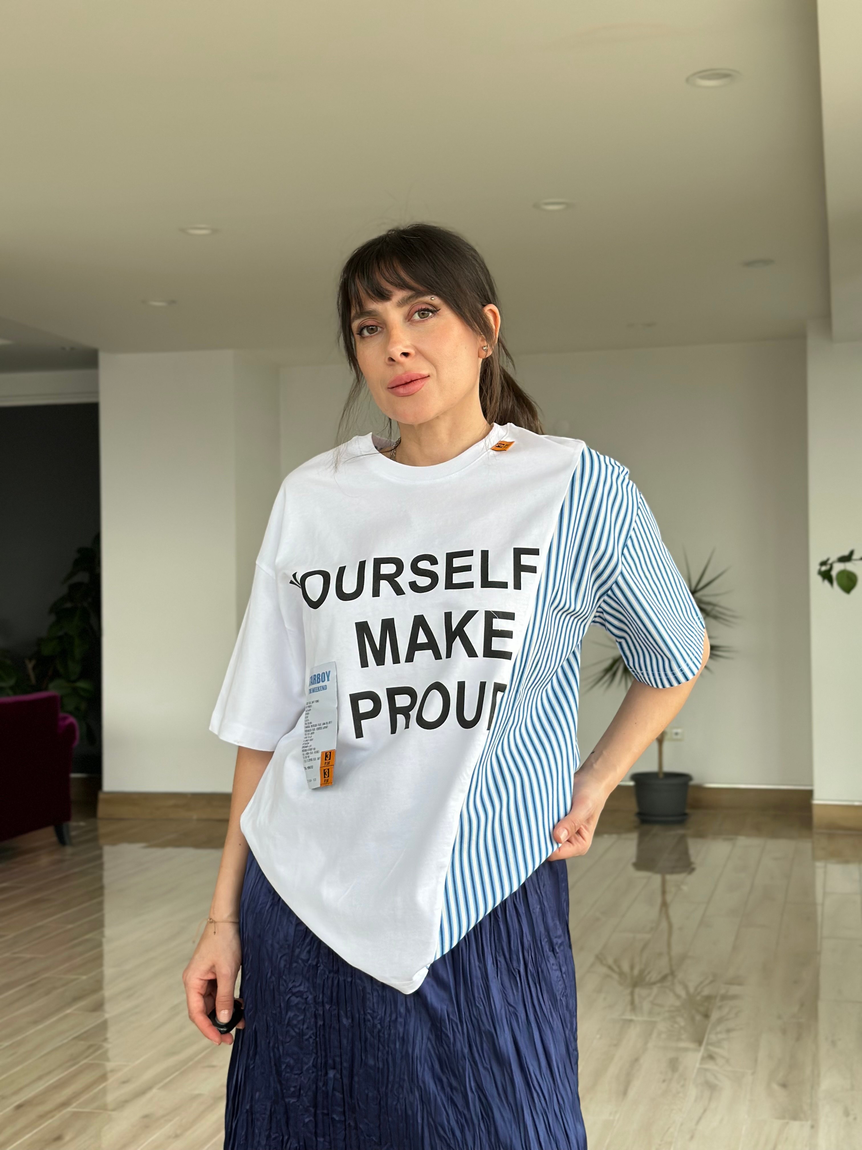 Etiket Detaylı Oversize Tişört
