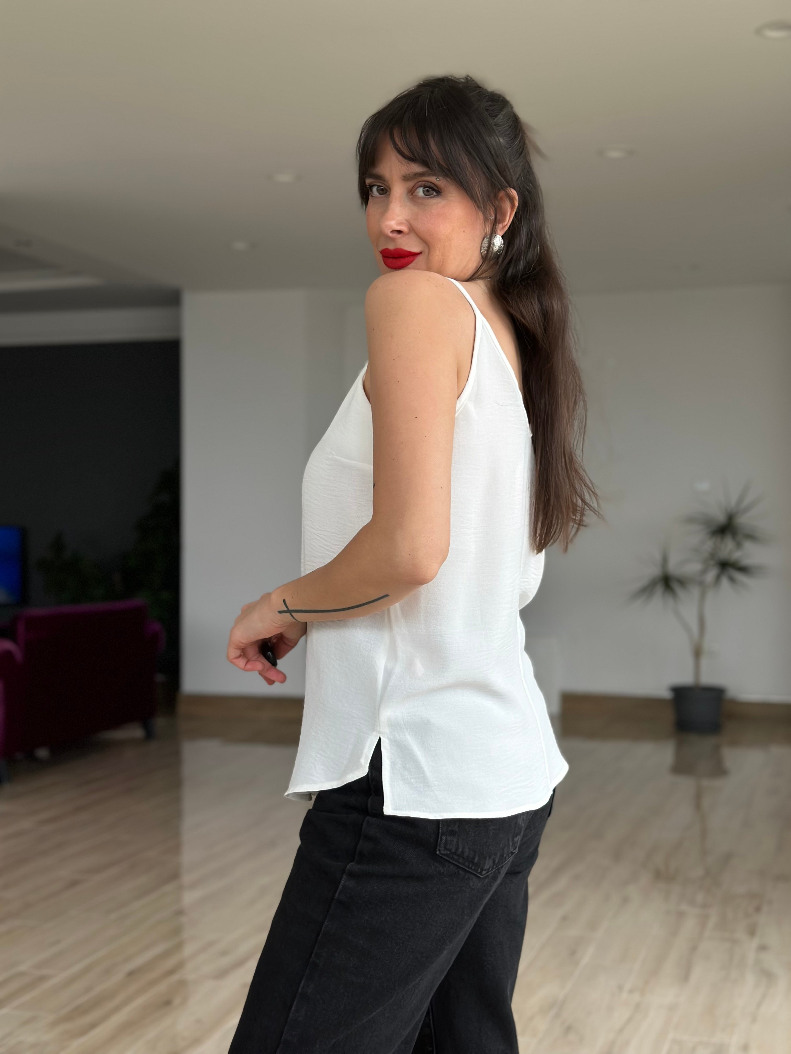 Beyaz Renk İp Askılı Bluz 