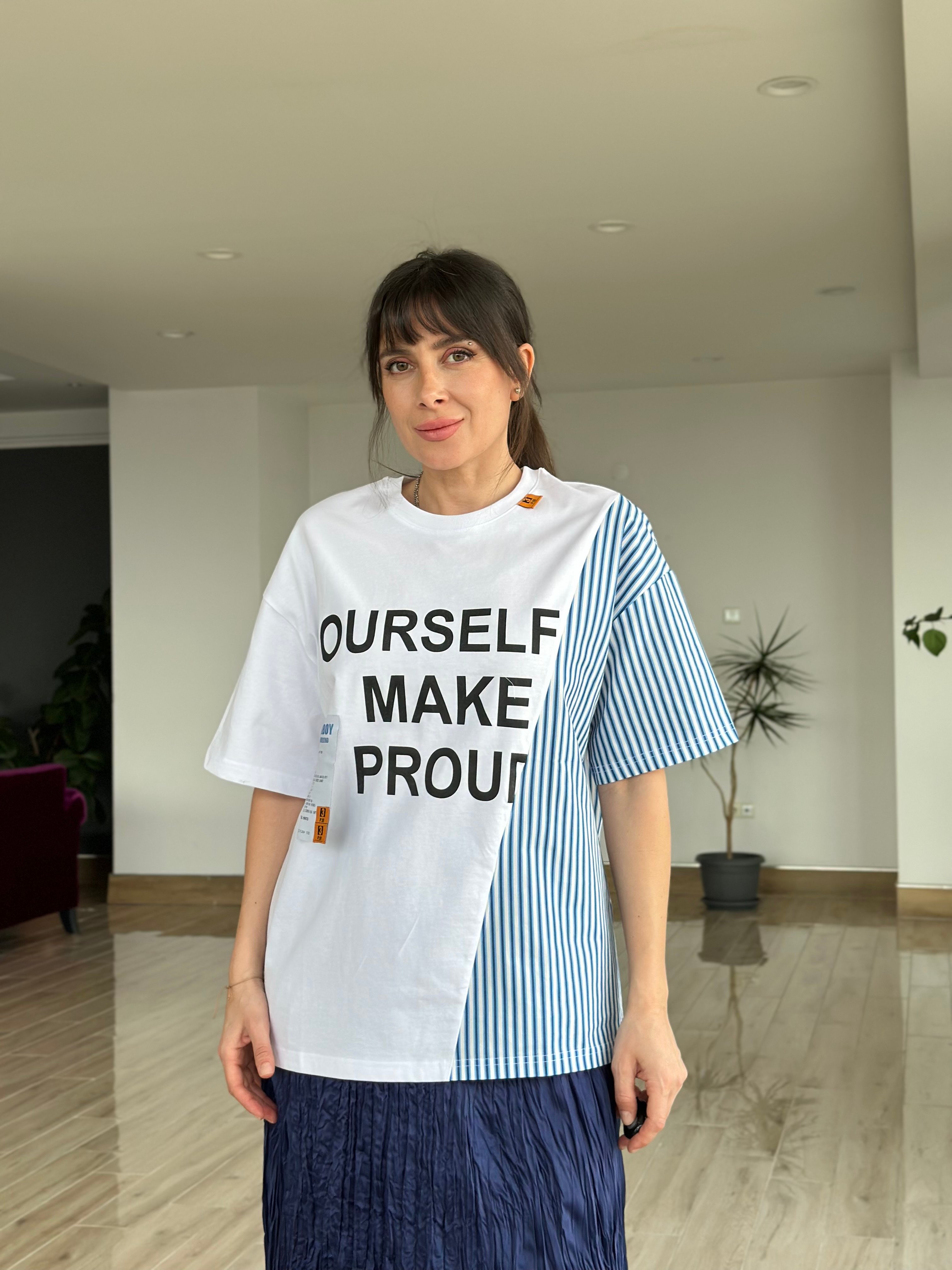Etiket Detaylı Oversize Tişört