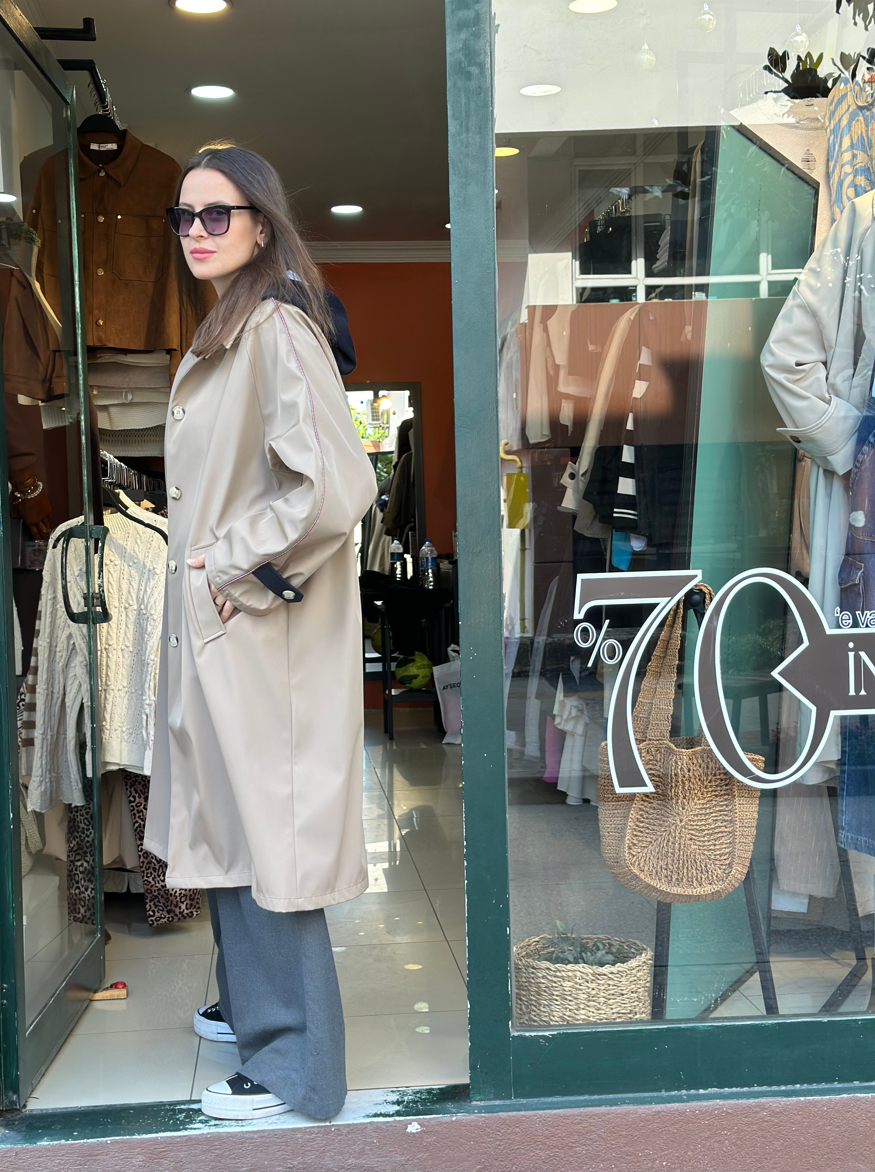 Kapüşonlu Kontrast Yaka Detaylı Oversize Trençkot 