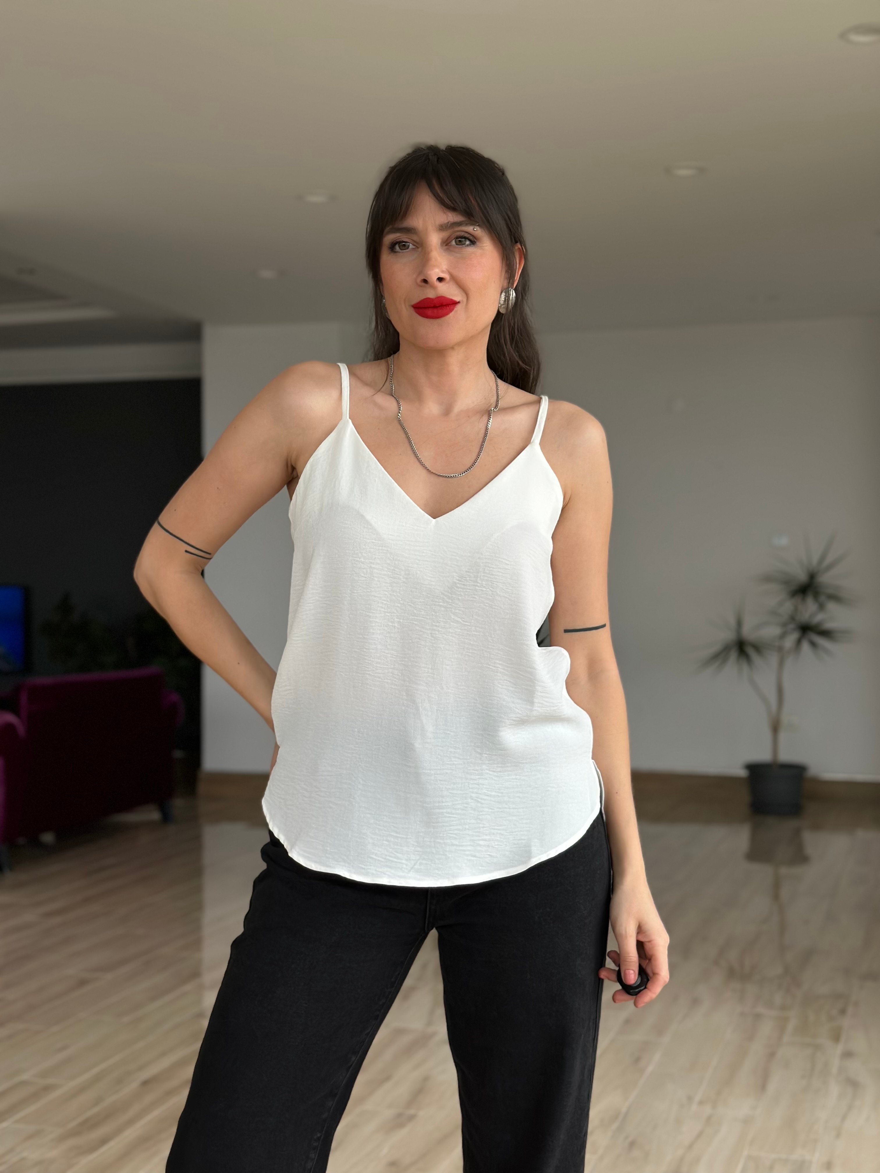 Beyaz Renk İp Askılı Bluz 