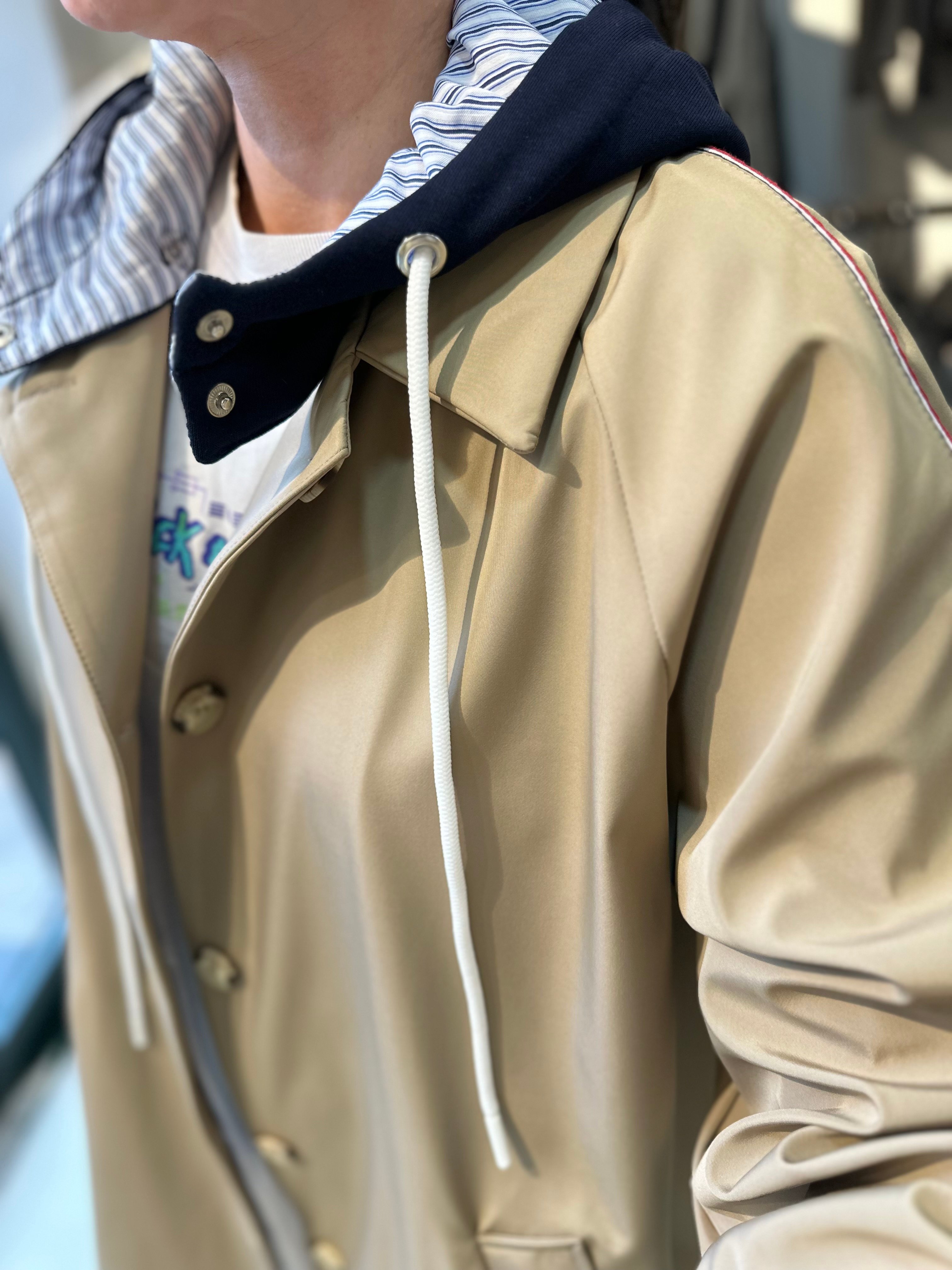 Kapüşonlu Kontrast Yaka Detaylı Oversize Trençkot 