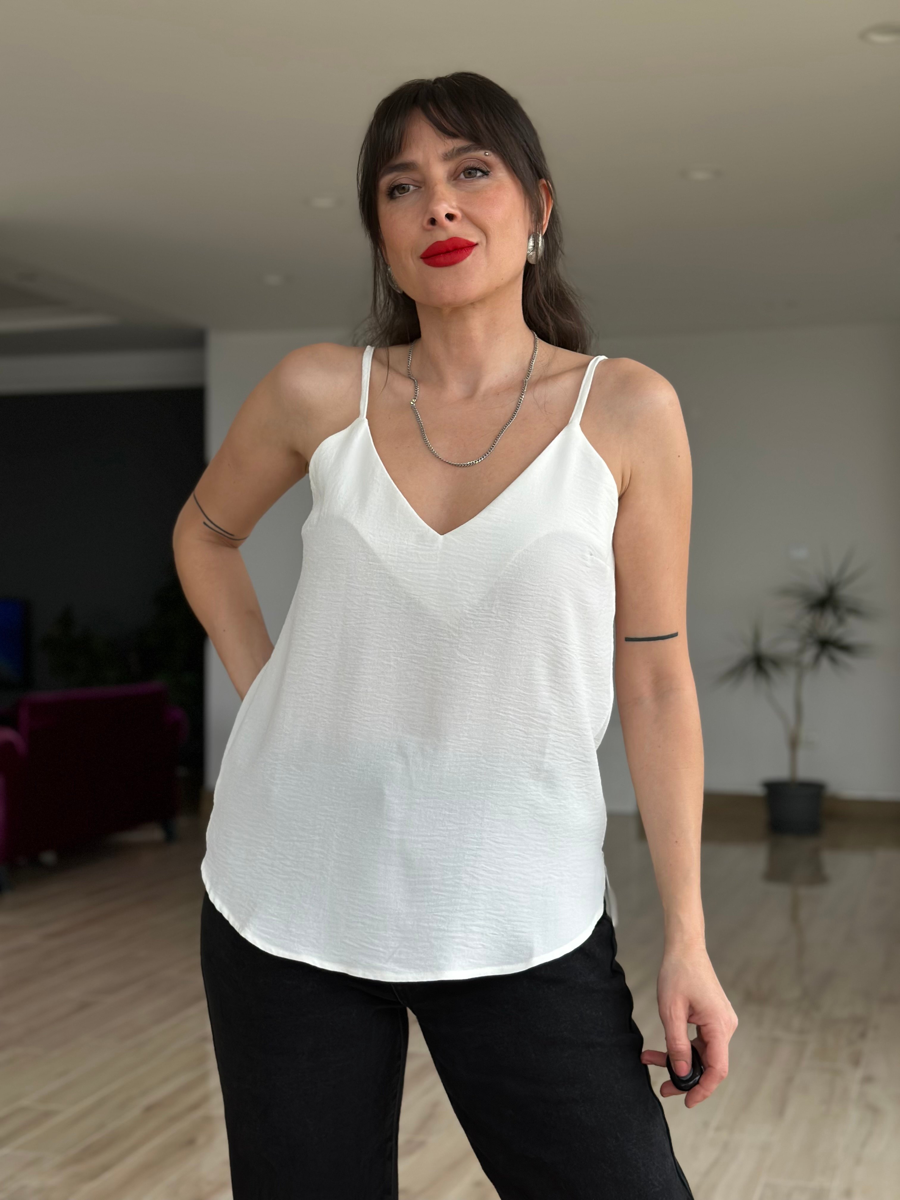 Beyaz Renk İp Askılı Bluz 