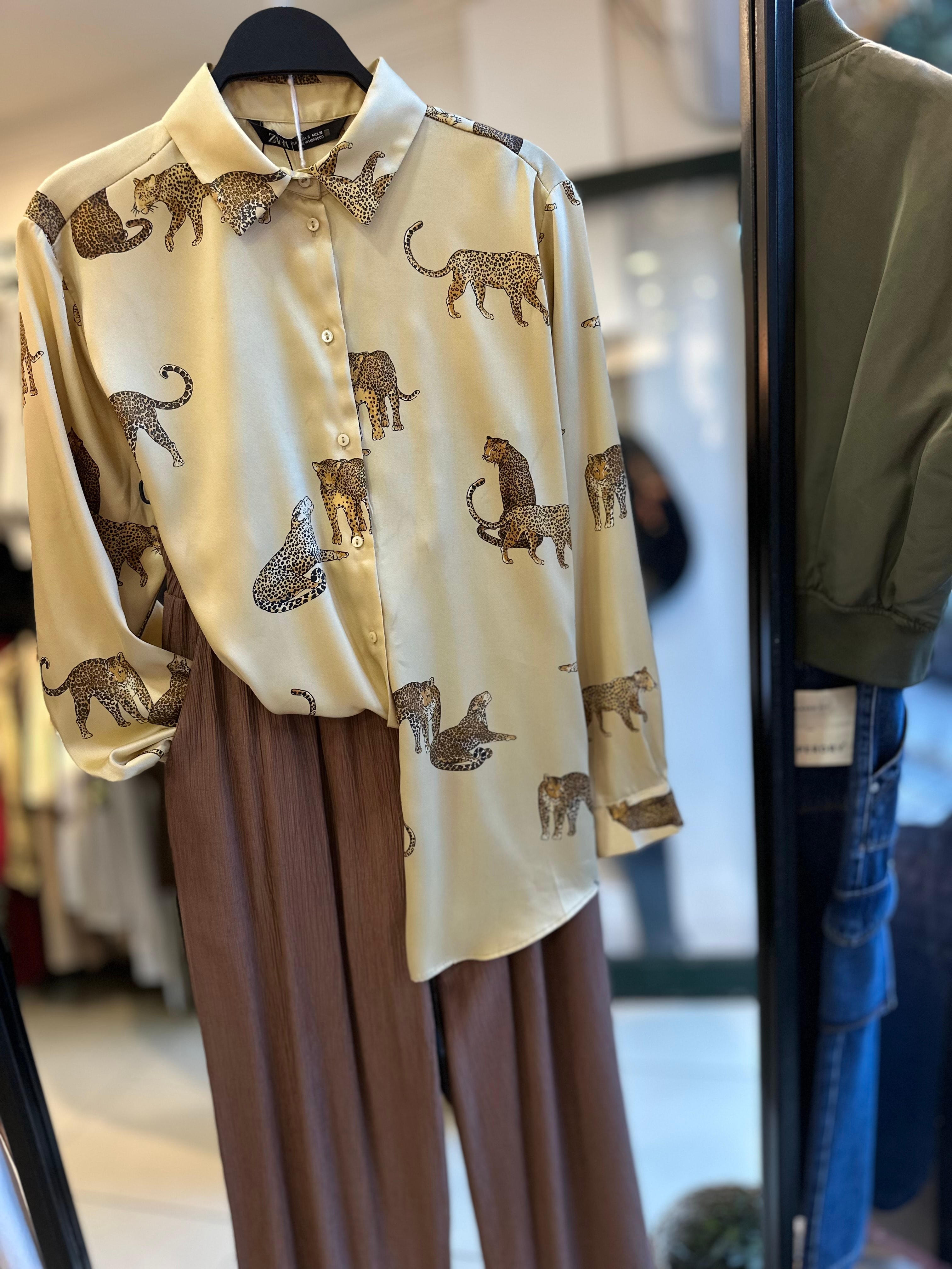 Leoparlı Saten Gömlek