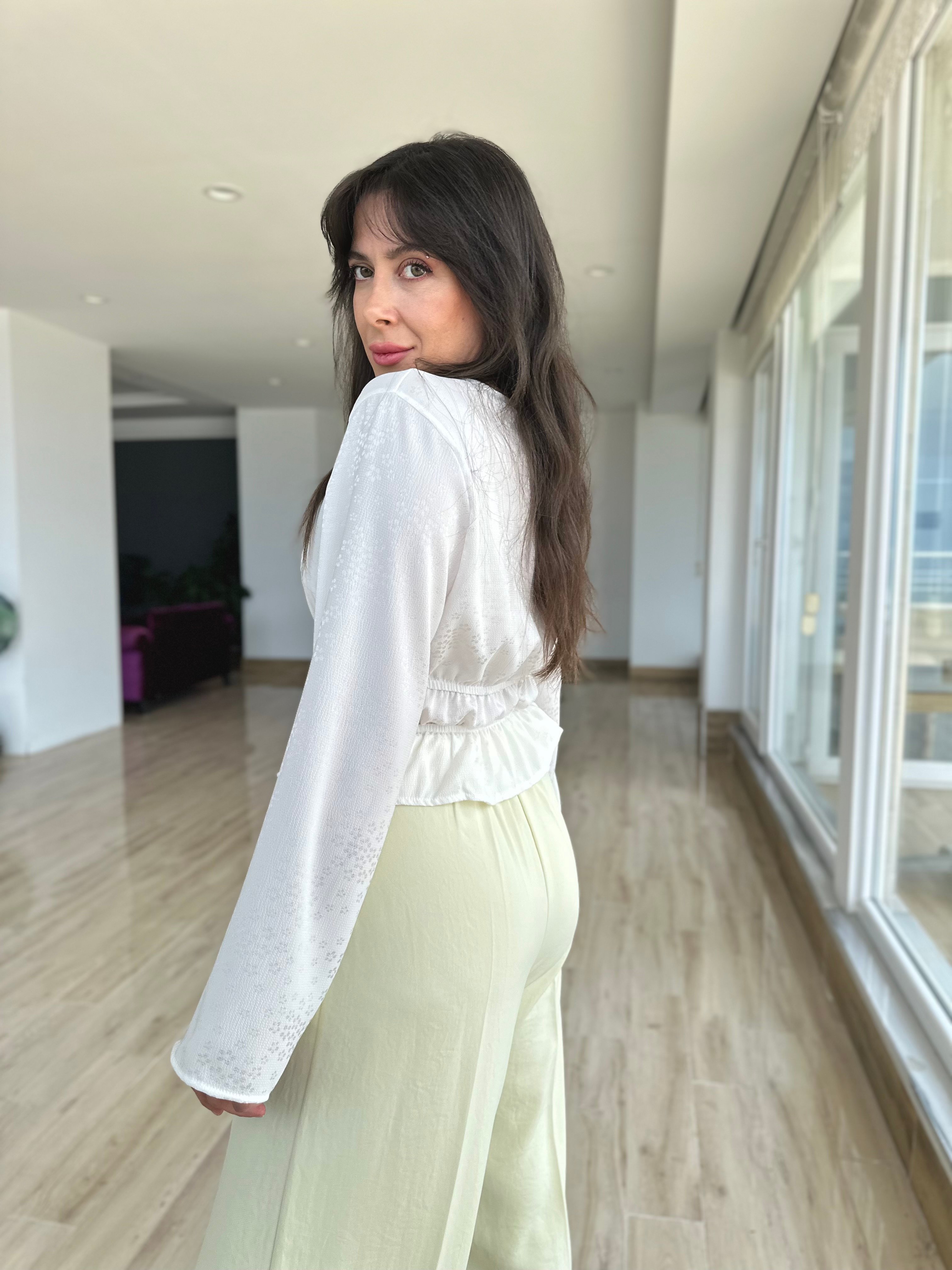 Büzgü Detaylı Beyaz Renk Bluz