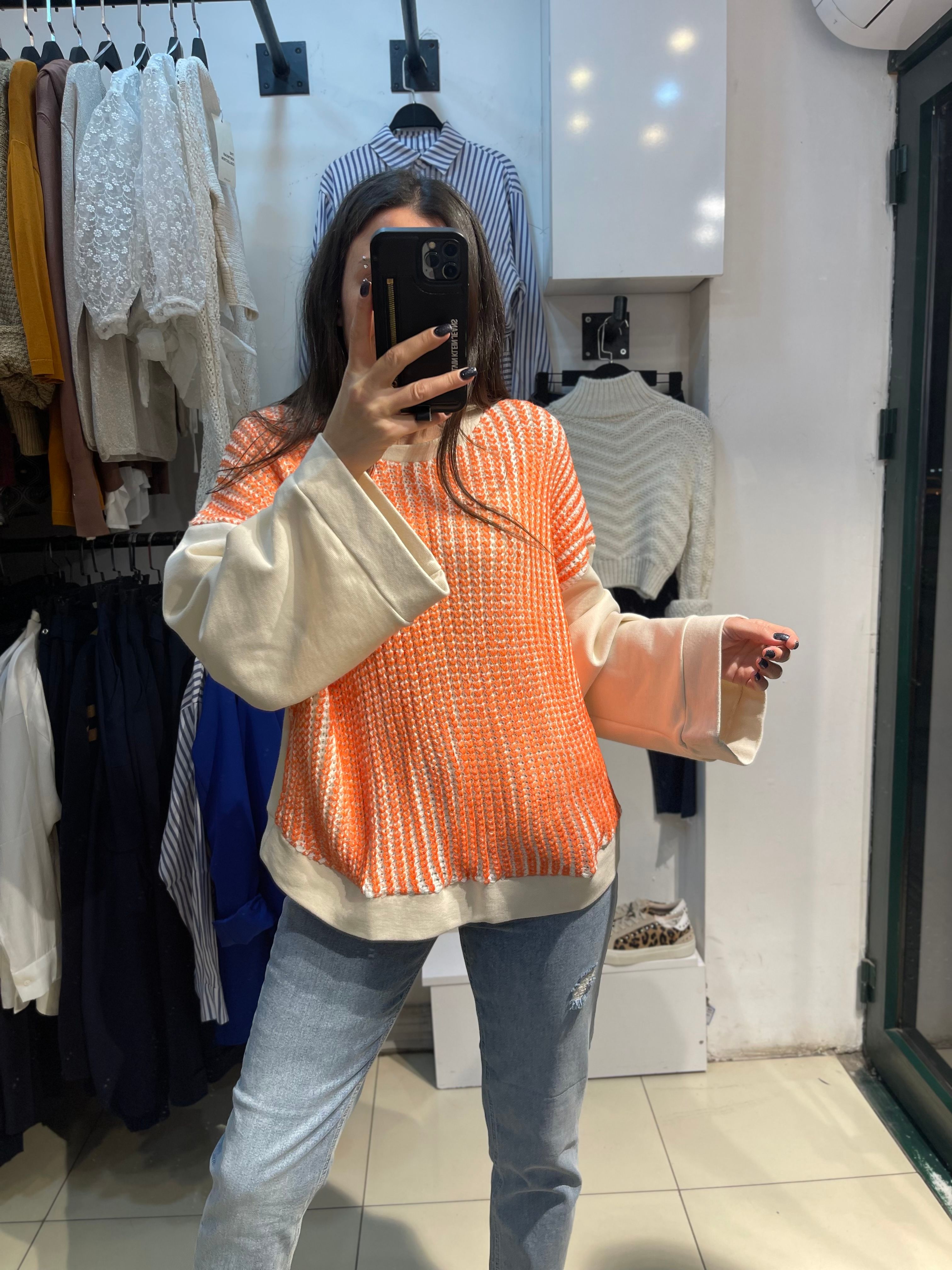 Oranj Sweatshirt