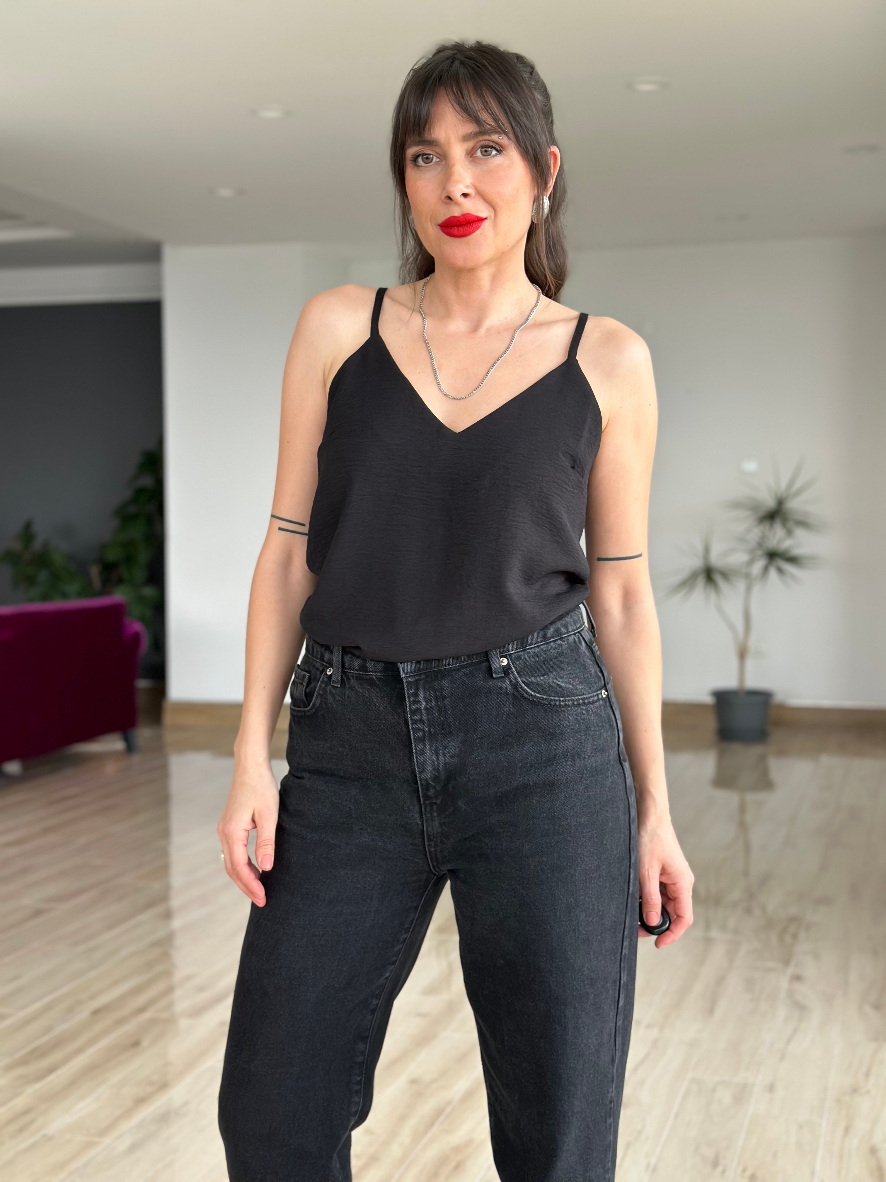 Siyah Renk İp Askılı Bluz