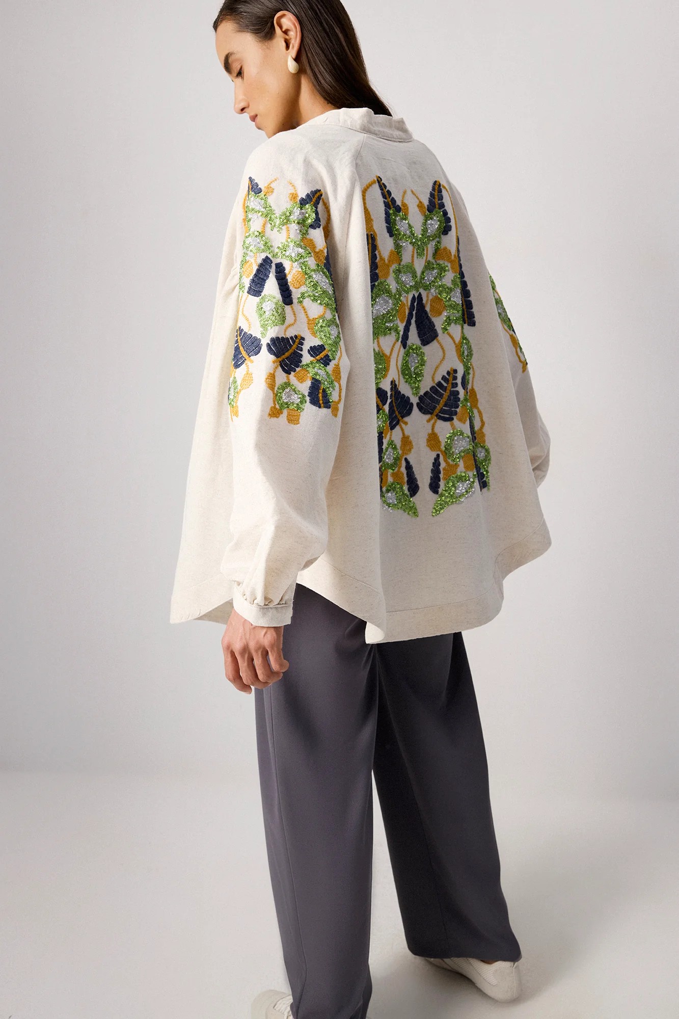 Bej Renk Boncuk İşlemeli Kaftan
