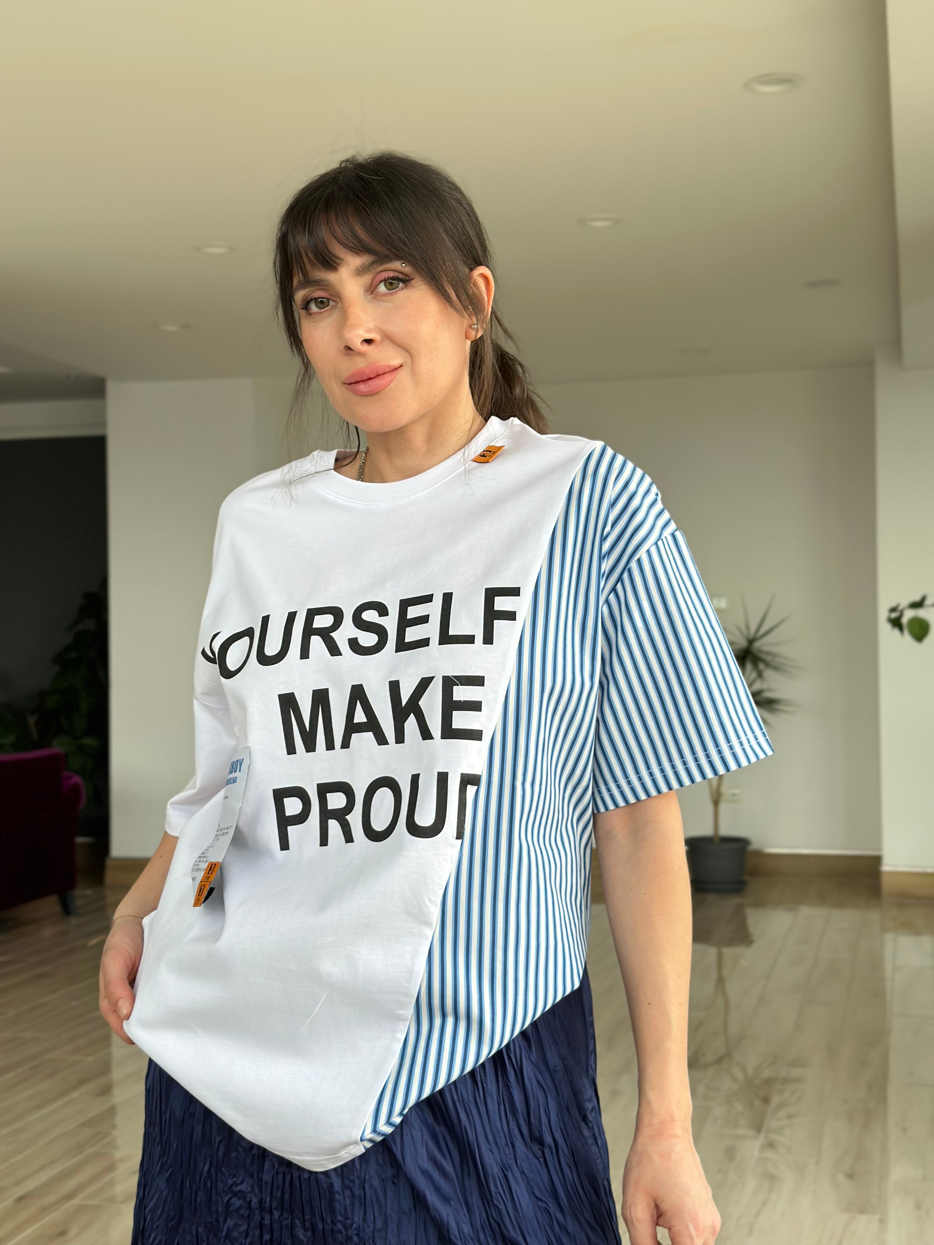 Etiket Detaylı Oversize Tişört