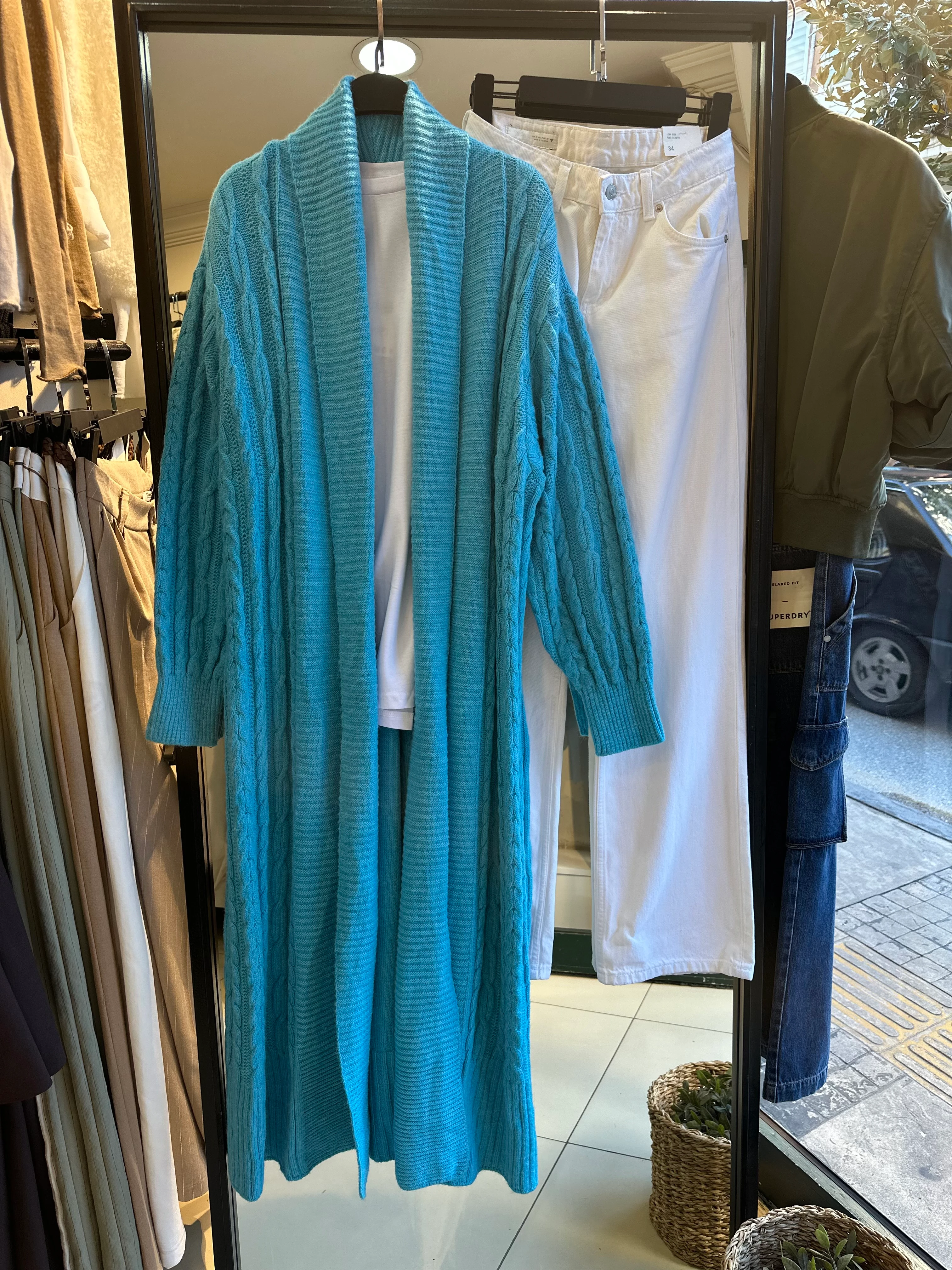 Mavi Renk Kalın Örme Hırka