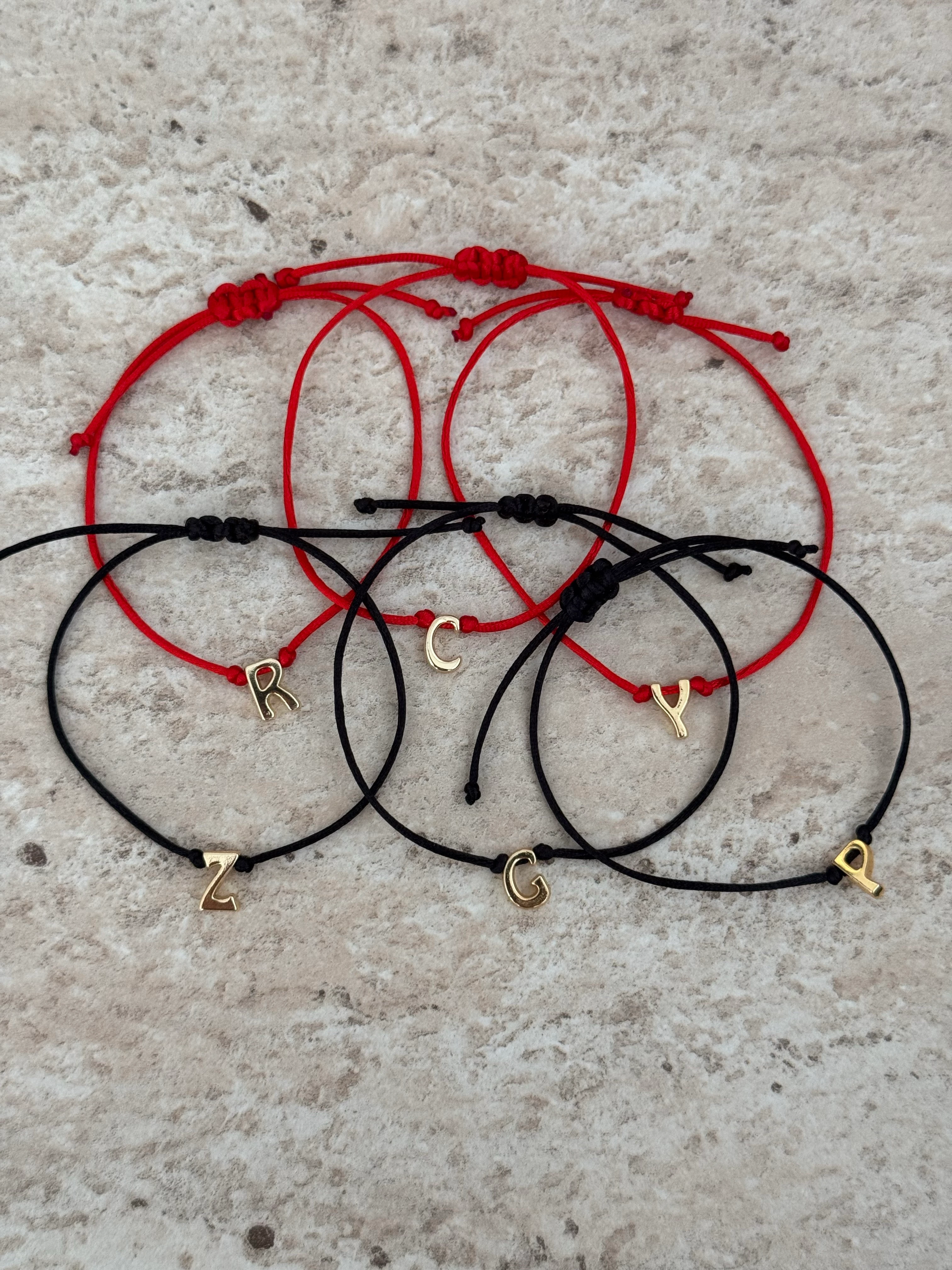 kırmızı ip harf bileklik 