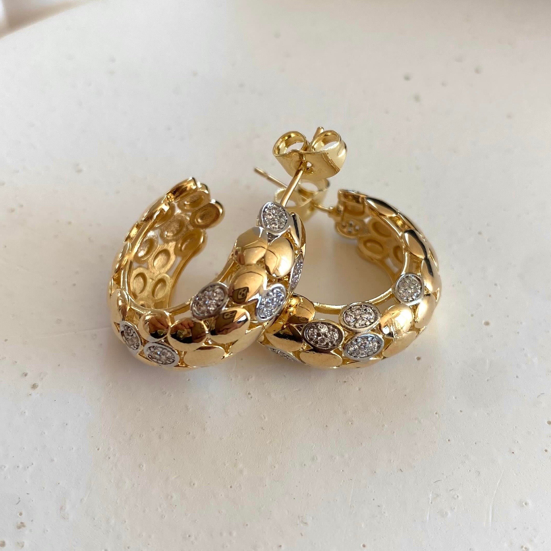 Zirkon taş yılan desen özel tasarım 14K küpe 