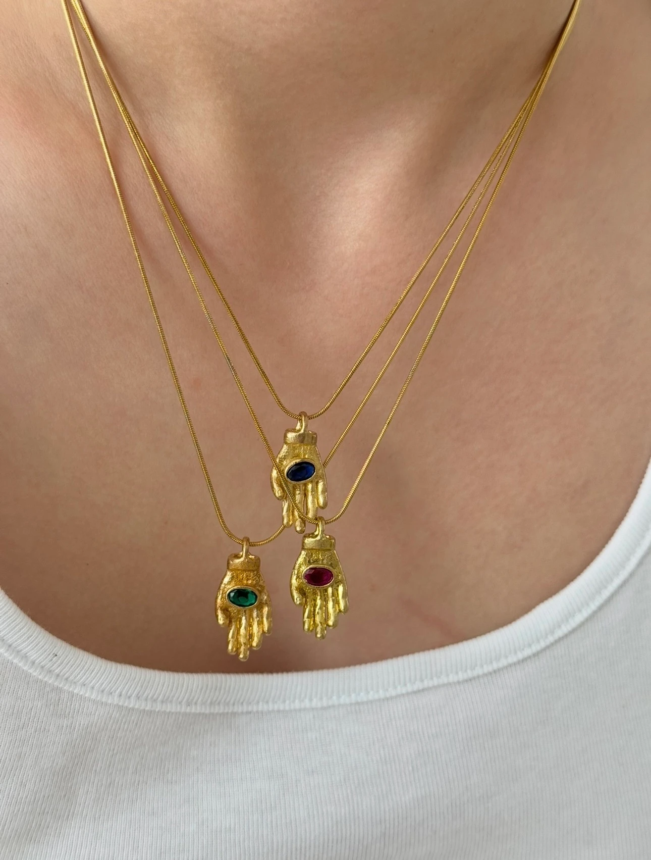 Vintage saf pirinç yeşil taş avuç kolye 