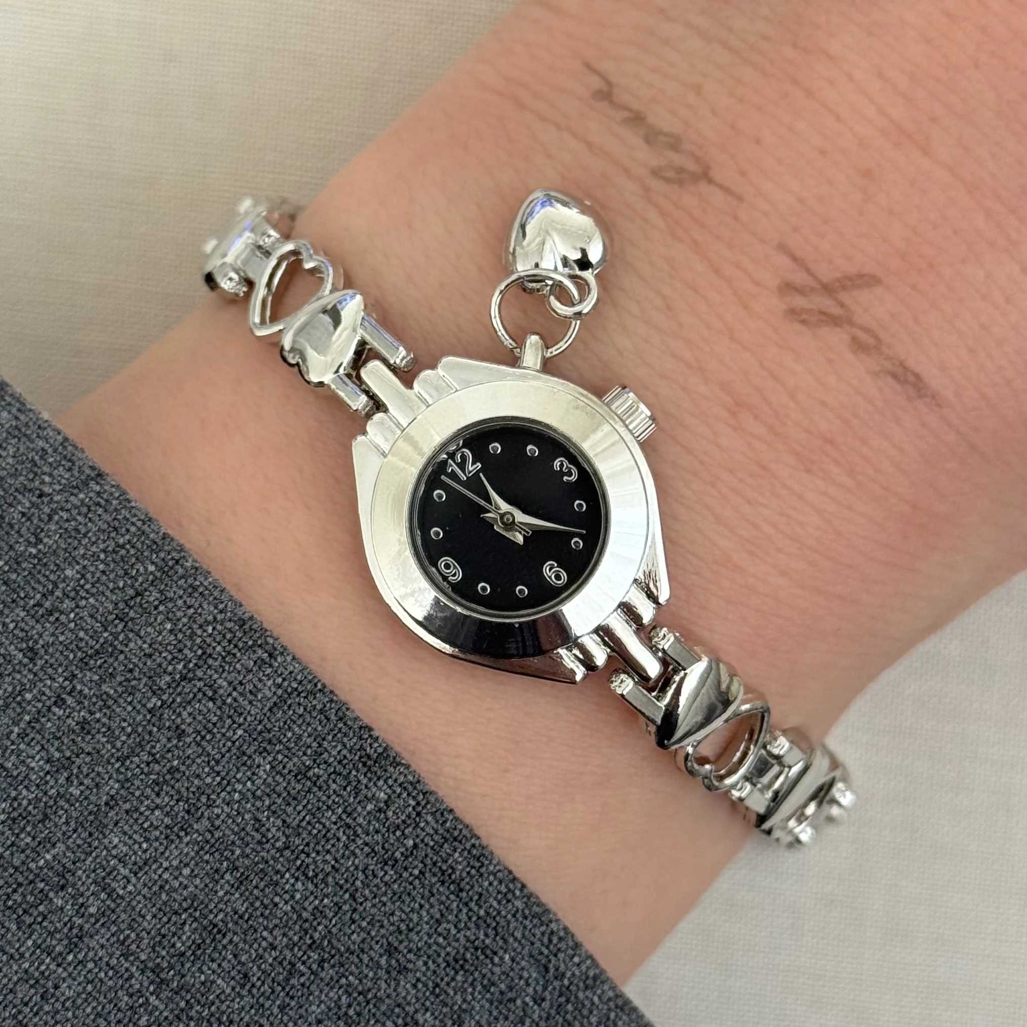 Kalpli kordon Silver - Siyah saat