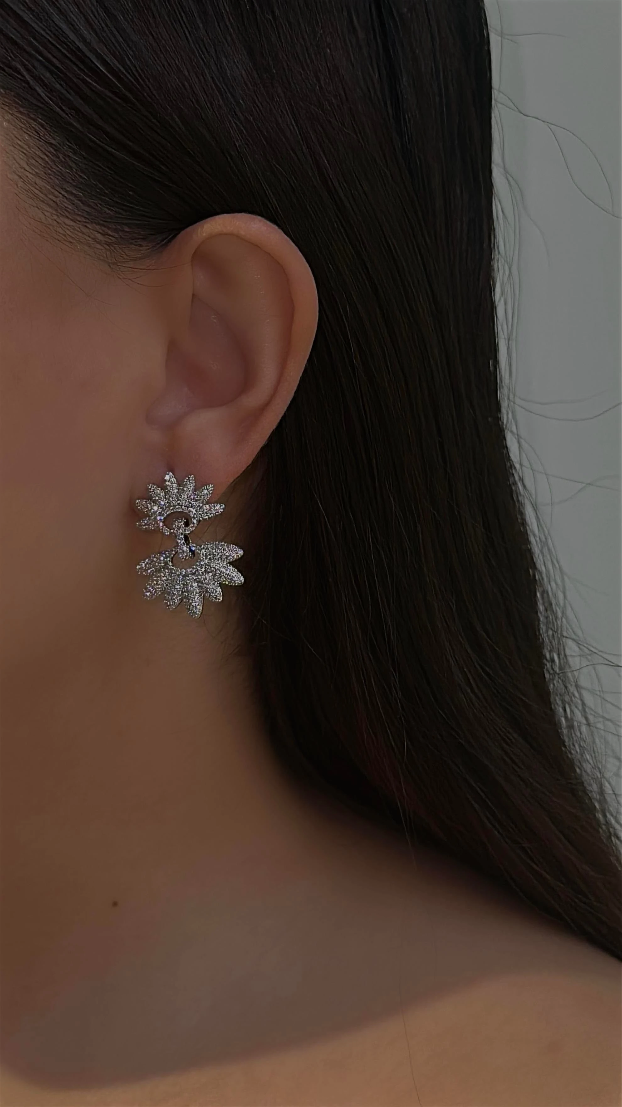 taşlı tasarım küpe 